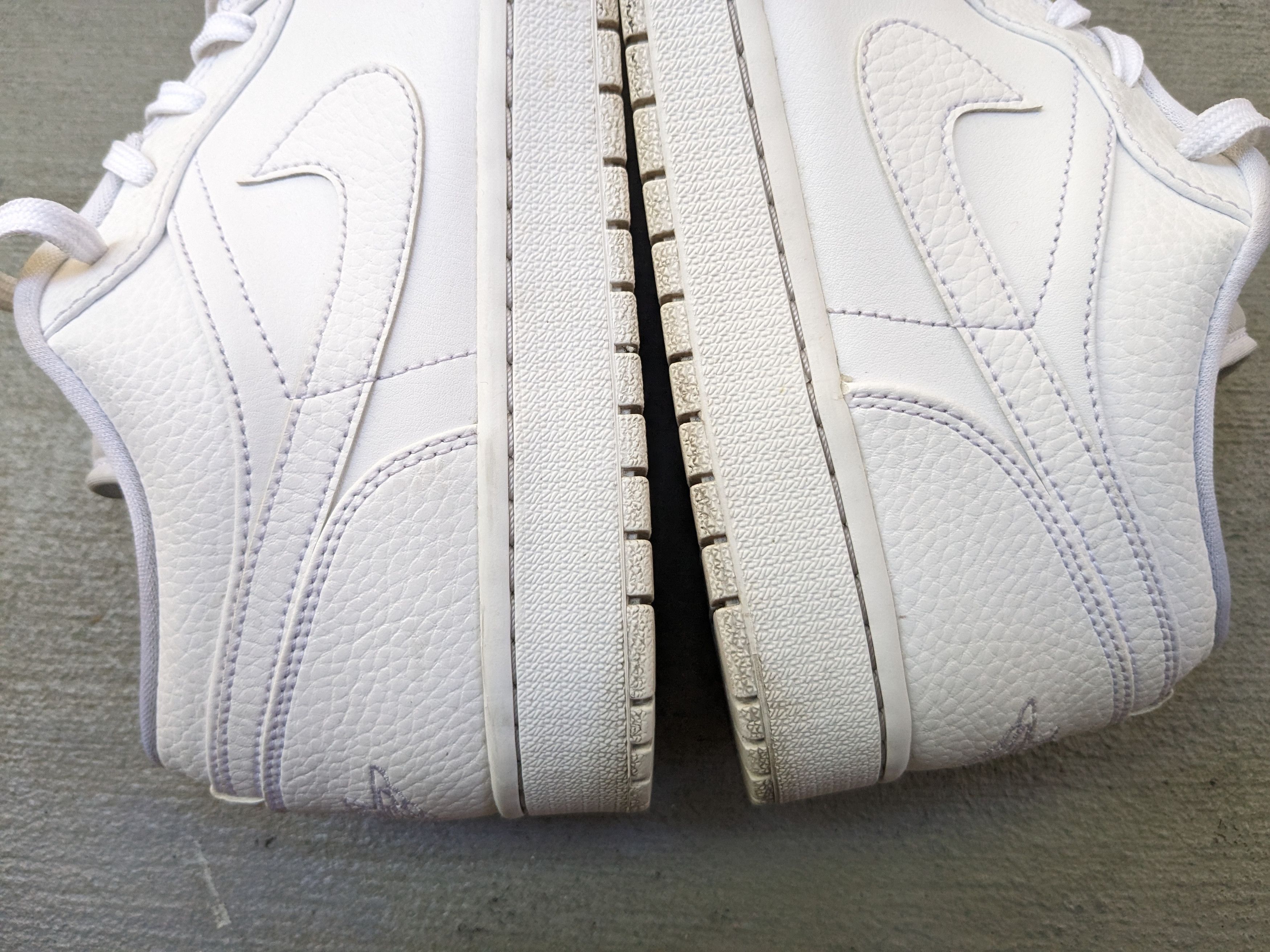 Jordan Brand × Nike Nike Air Jordan 1 Low Triple White 12 Leather 553558-130 Size US 12 / EU 45 - 9 Thumbnail