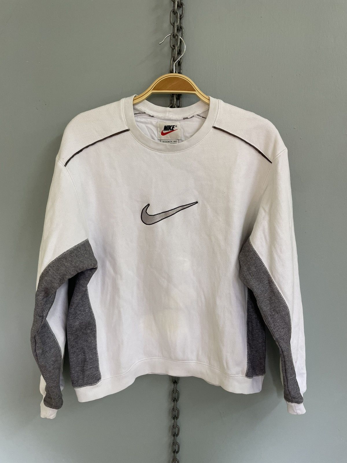 Nike × Vintage Vintage 90s Nike sweatshirt Size S / US 4 / IT 40 - 1 Thumbnail