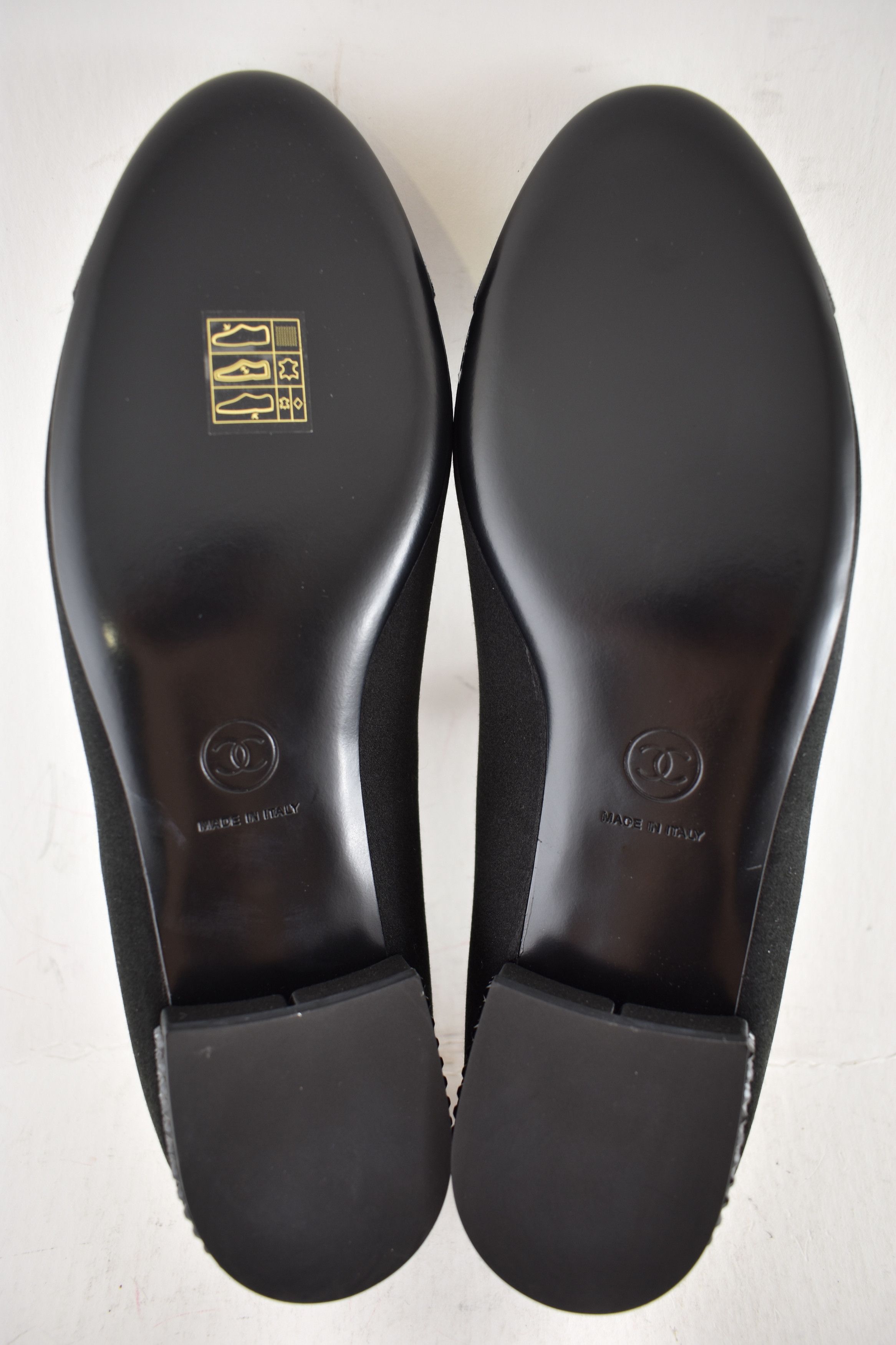 Chanel Chanel 24B Crystal CC Logo Mary Jane Strap Ballet Flat 37 Size US 7 / IT 37 - 22 Thumbnail