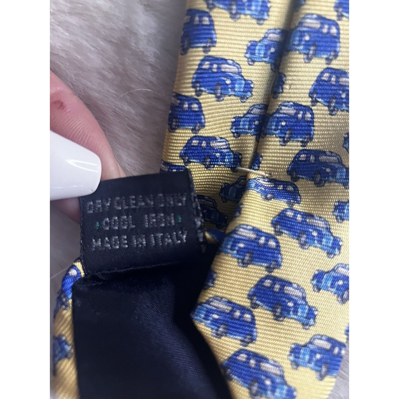 Burberry RARE Vintage Burberry London tie with blue cars 1 different Size ONE SIZE - 8 Thumbnail