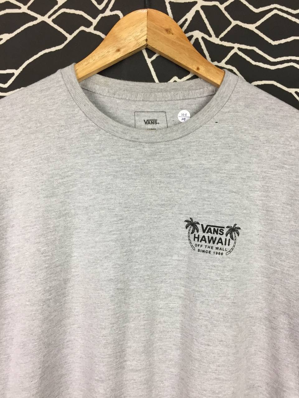 Vans Vans Off The Wall Hawaii Big Logo Classic Fit Skate Tee Size US L / EU 52-54 / 3 - 7 Thumbnail