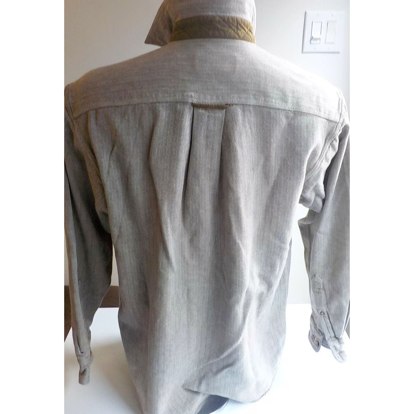 Orvis ORVIS Button Front Shirt Brown Ivory Herringbone Suede Trim Long Sleeve SZ M Mens Size US M / EU 48-50 / 2 - 4 Thumbnail