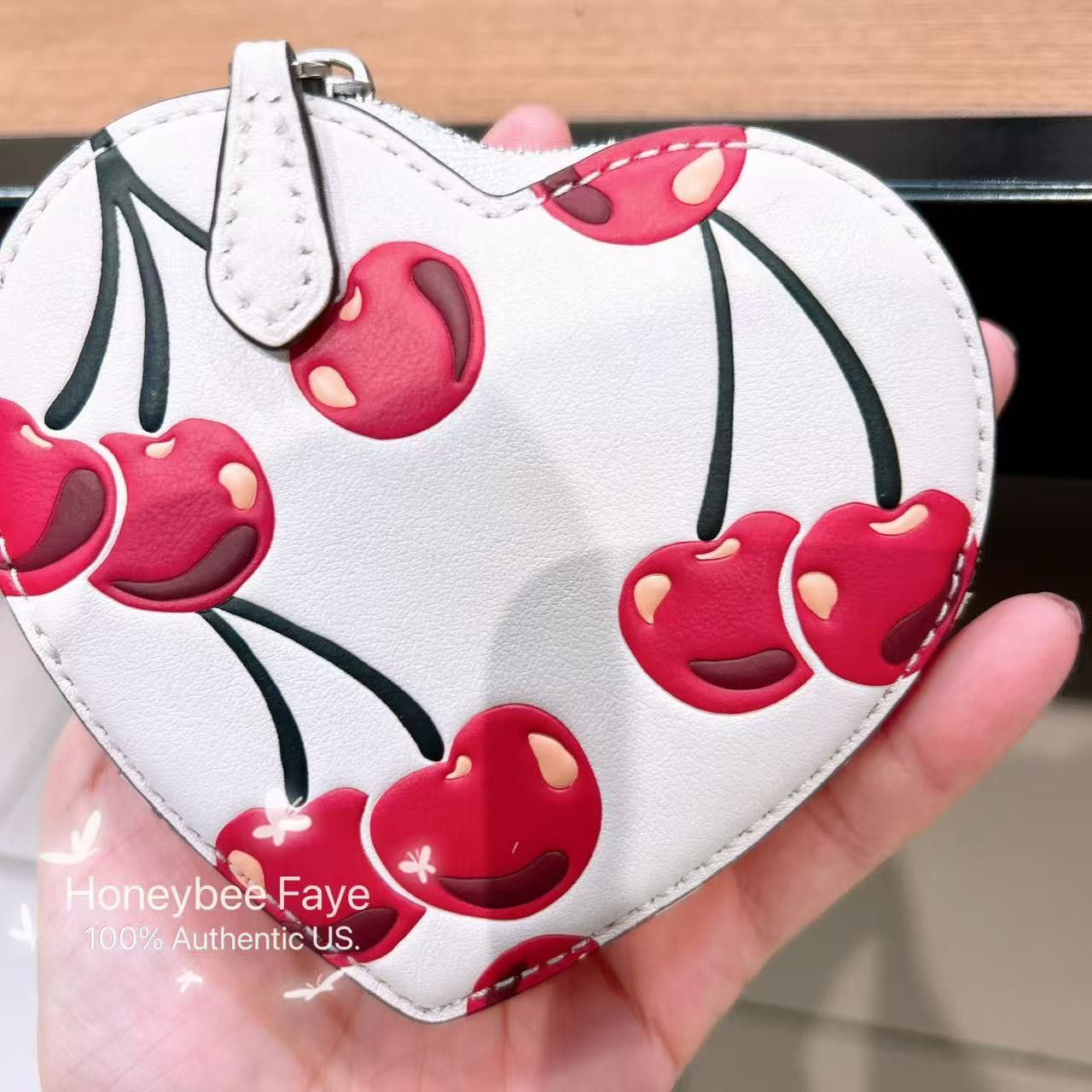 Coach 🍒 Heart Coin Case With Cherry Print CZ477 Size ONE SIZE - 4 Thumbnail