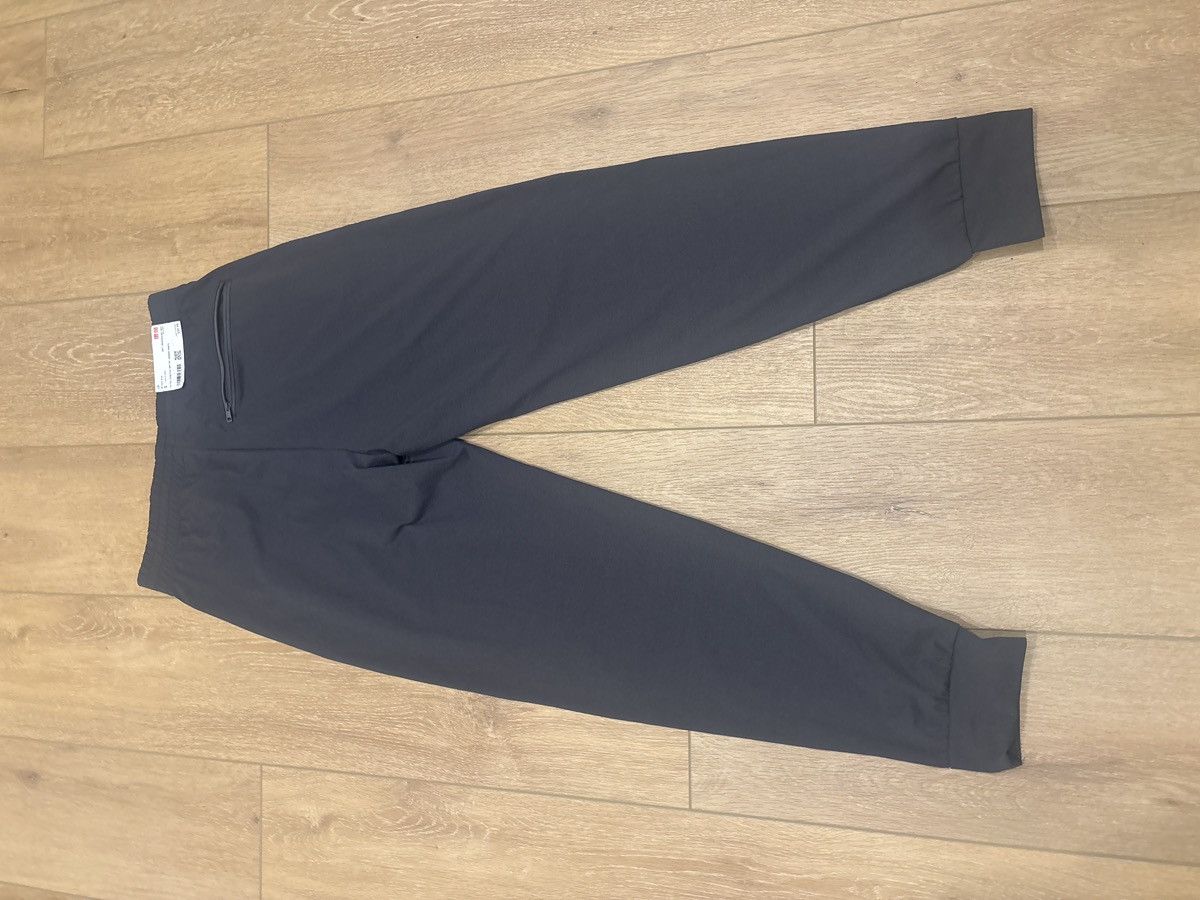Uniqlo Ultra stretch jogger pants Size US 30 / EU 46 - 1 Thumbnail