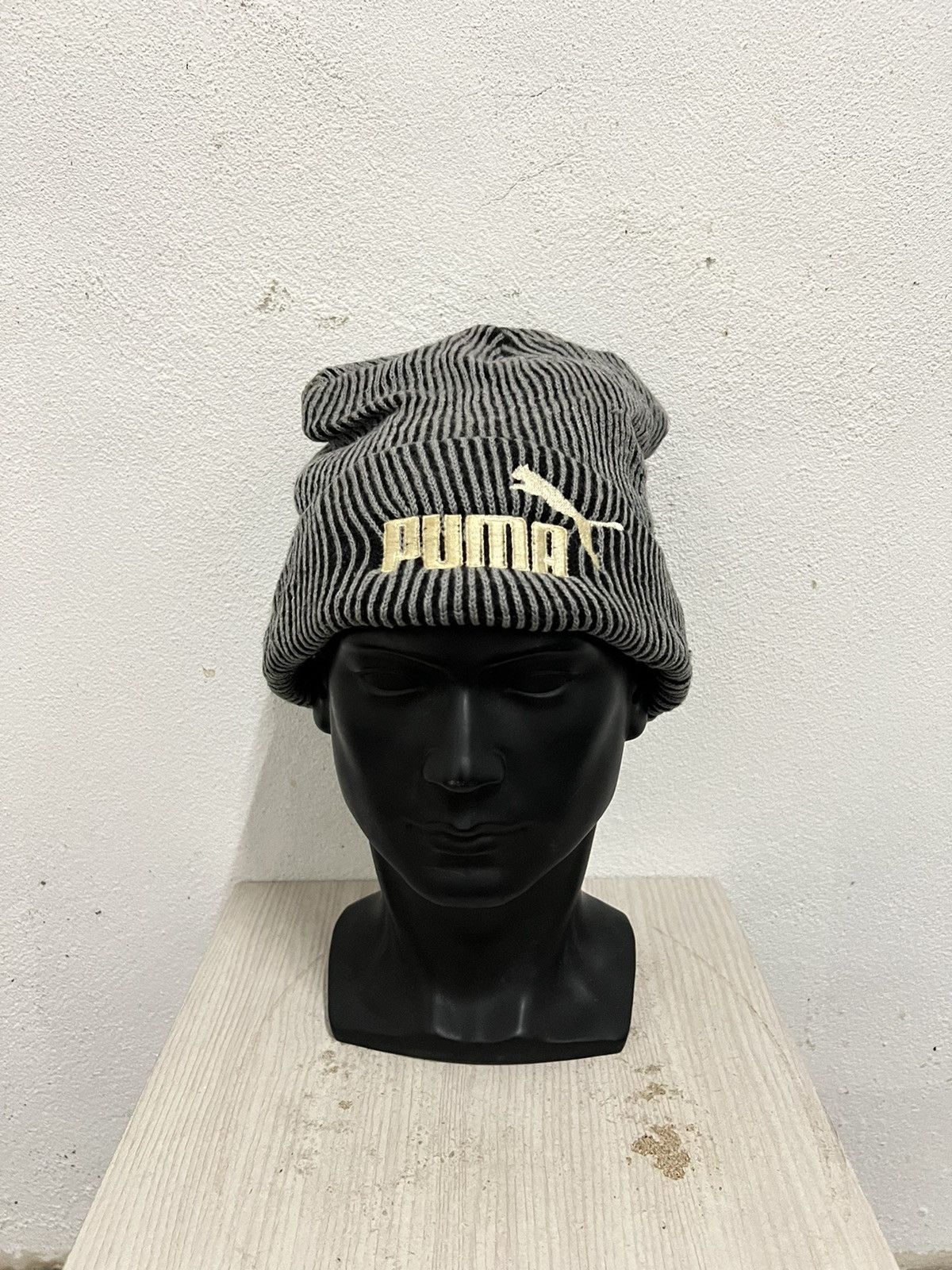 Puma Vintage Puma Spell Out Beanie Hat Size ONE SIZE - 2 Thumbnail
