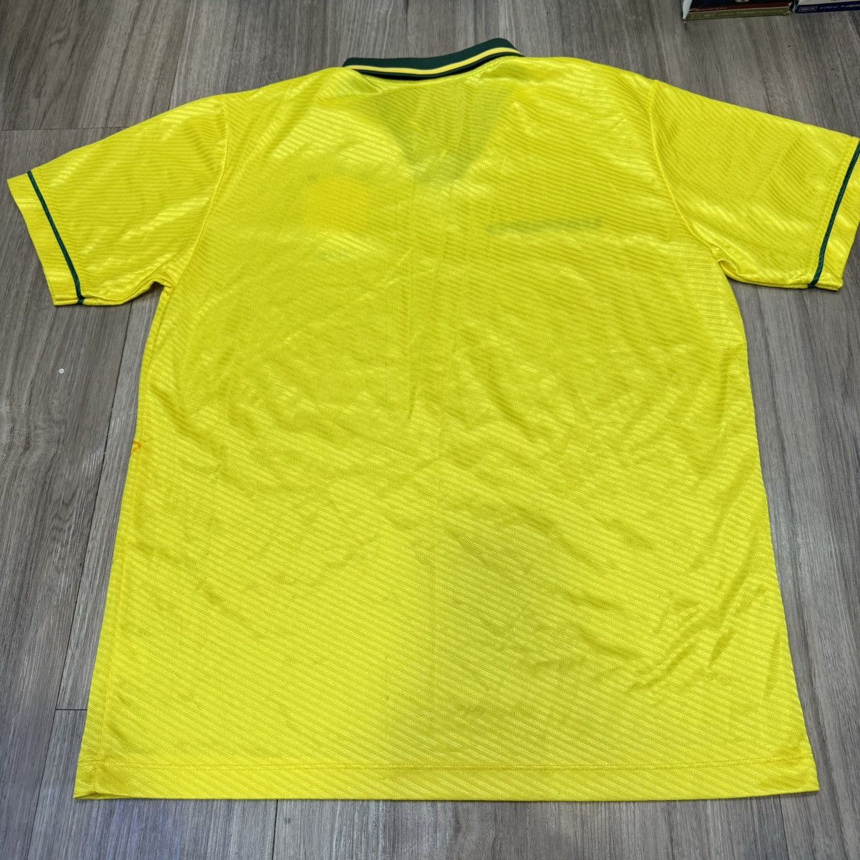Umbro Brazil 94/95 home shirt Size US L / EU 52-54 / 3 - 2 Thumbnail