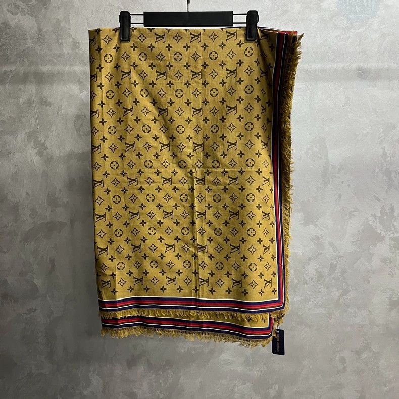 Louis Vuitton Louis Vuitton Brown printed shawl wool scarf Size ONE SIZE - 1 Thumbnail