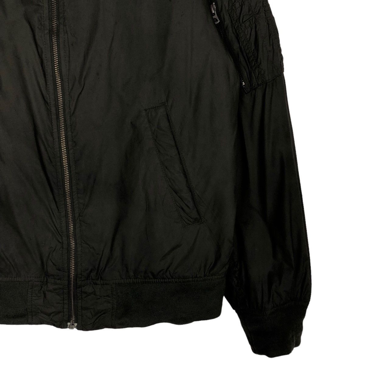 Japanese Brand Vintage Bomber Jacket Fly Military Uniqlo Japan IsseyMiyake Size US L / EU 52-54 / 3 - 5 Thumbnail