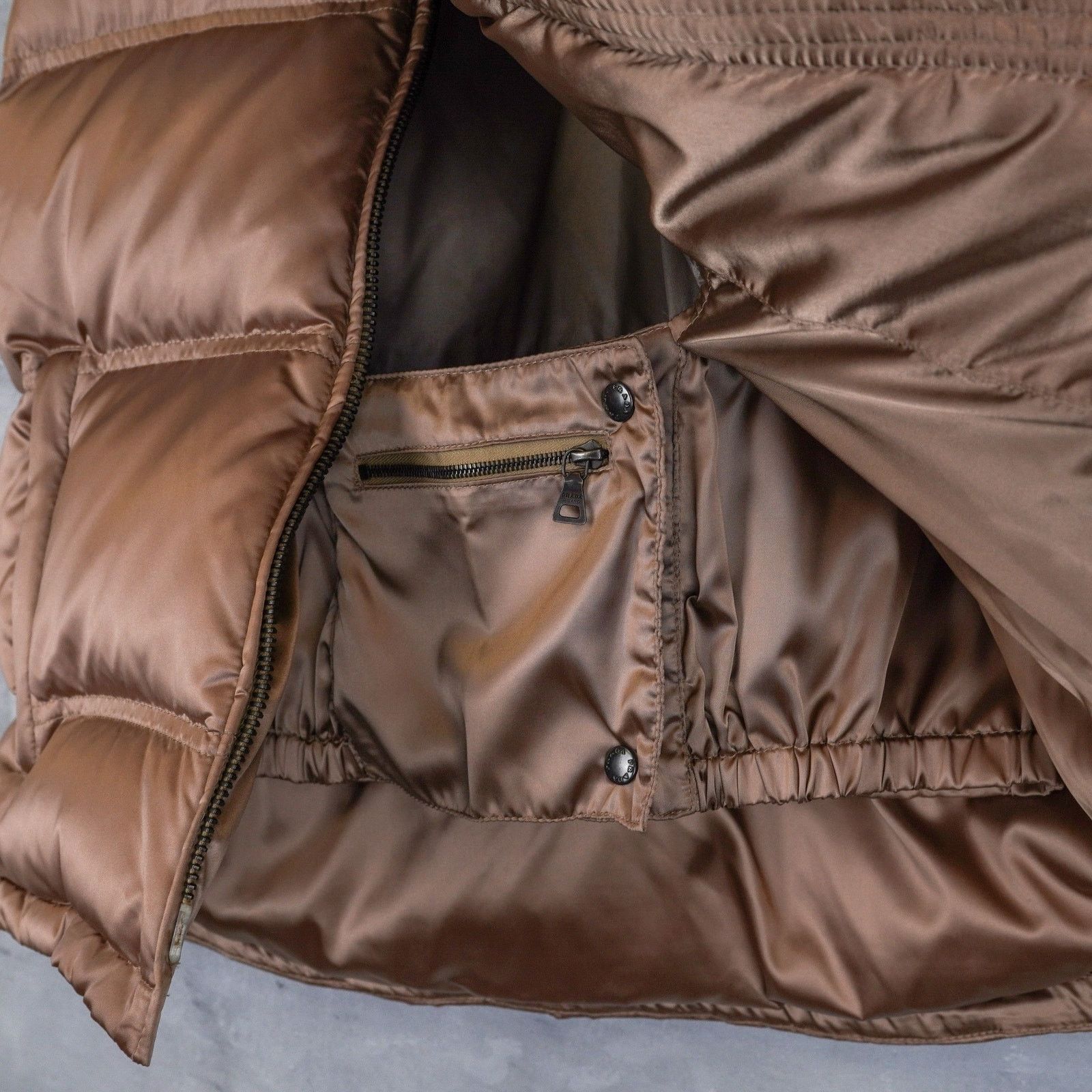 Prada Vintage prada brown nylon womens down puffer vest jacket Size M / US 6-8 / IT 42-44 - 11 Thumbnail