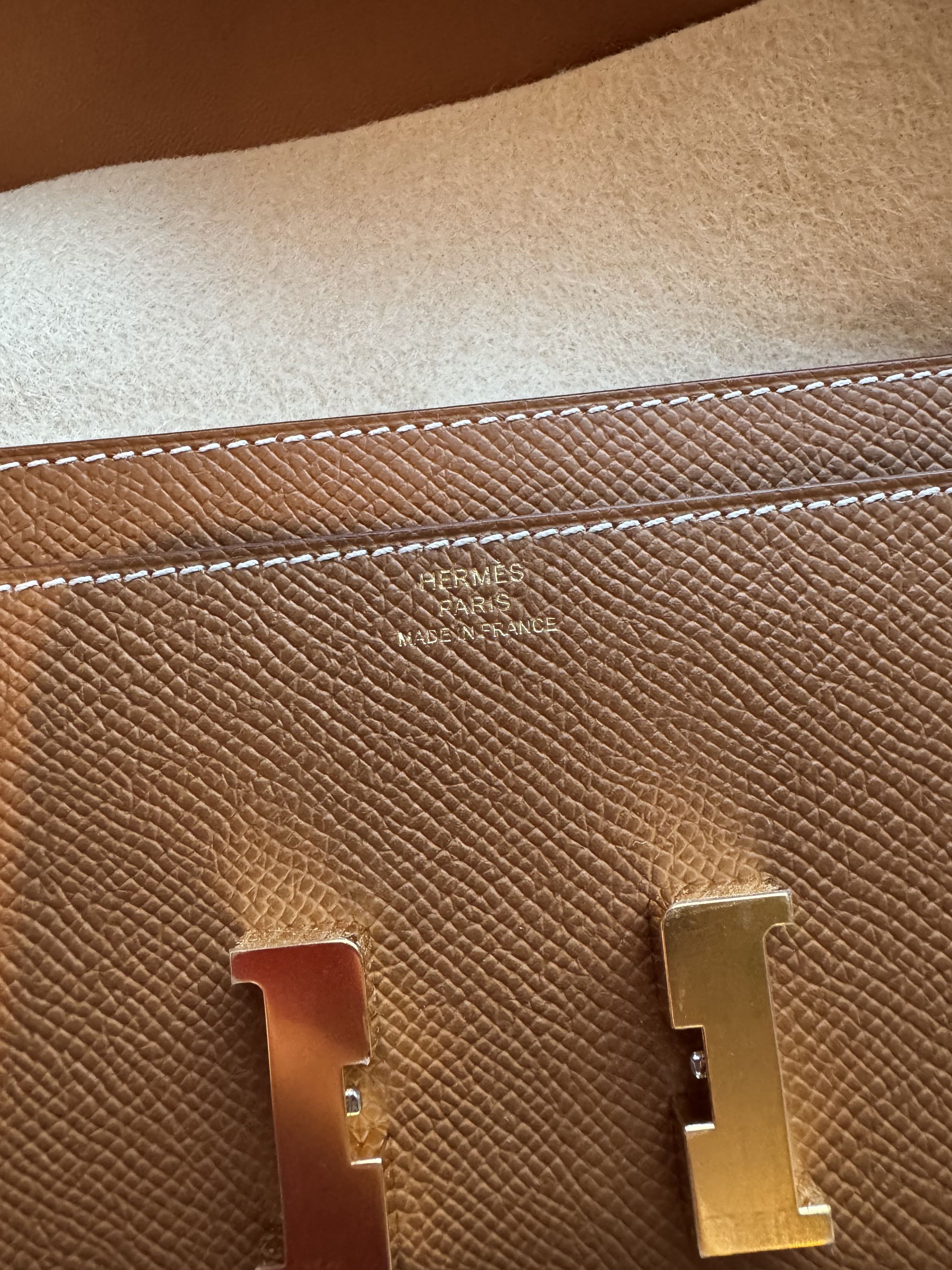 Hermes *NEW* CONSTANCE TO GO CROSSBODY BAG GOLD EPSOM Size ONE SIZE - 9 Thumbnail