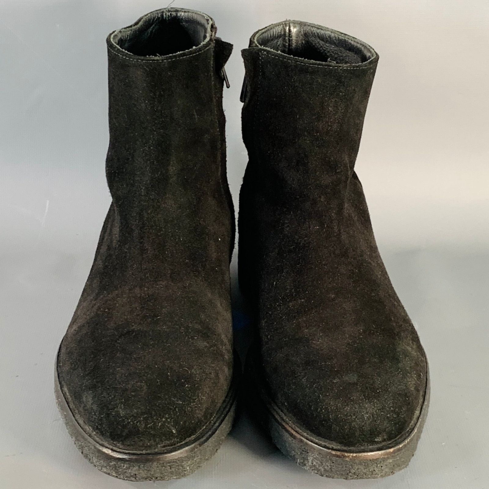Common Projects COMMON PROJECTS Size 8 Black Suede Side Zipper Ankle Boots Size US 8 / EU 41 - 4 Thumbnail