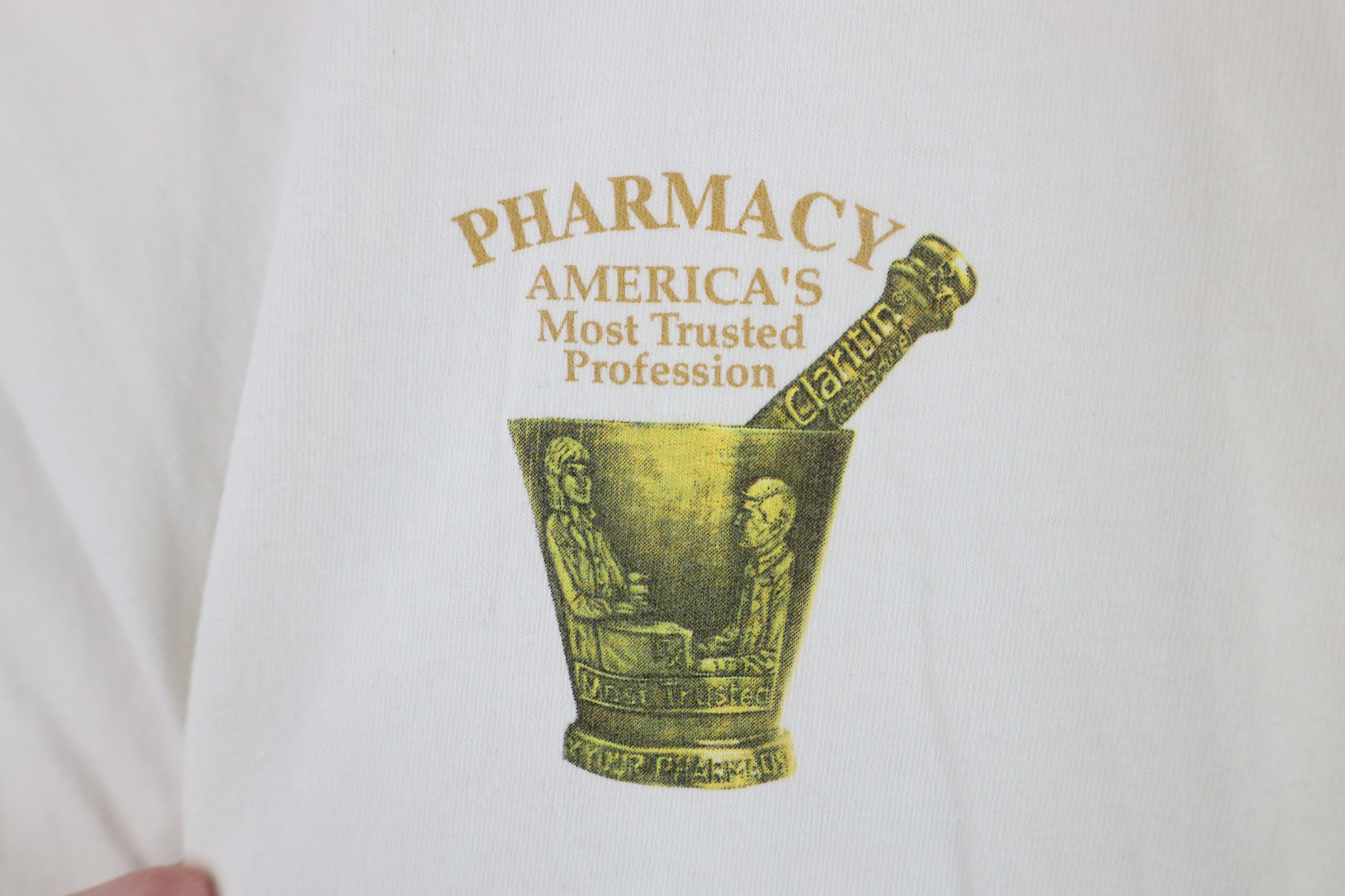 Vintage Vintage 90s Pharmacy Most Trusted Profession T-Shirt White Size US L / EU 52-54 / 3 - 4 Thumbnail