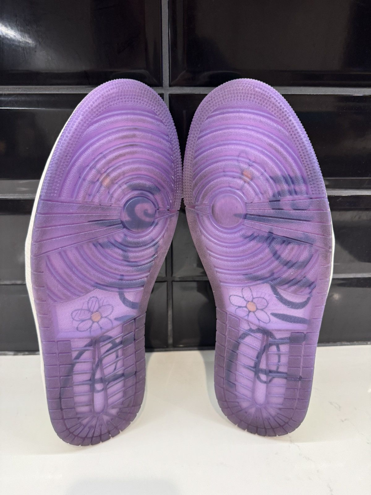 Jordan Brand Air Jordan 1 Low OG “Doernbecher 2023” – Size 13 Size US 13 / EU 46 - 22 Thumbnail