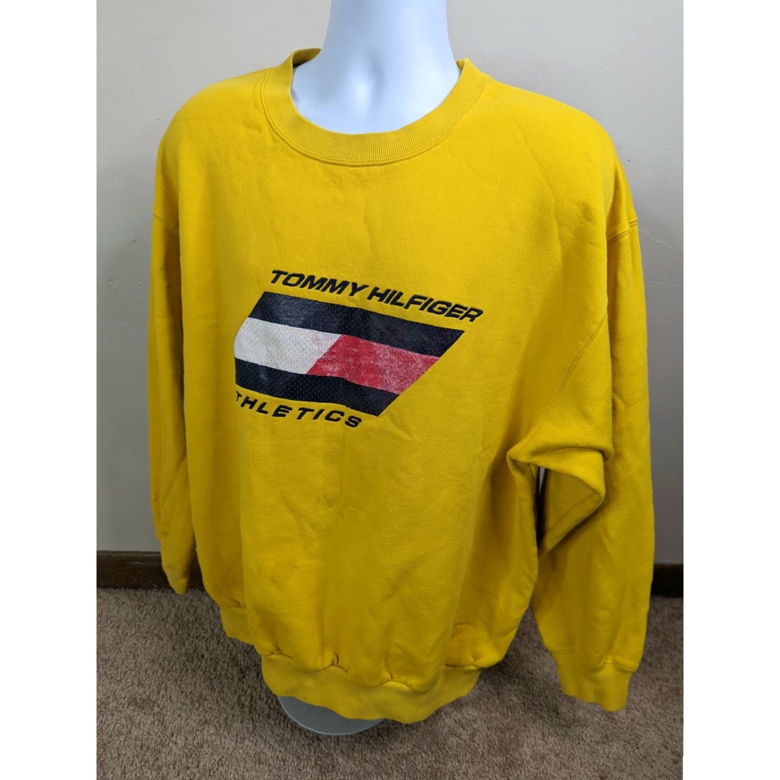 Tommy Hilfiger VINTAGE Tommy Hilfiger Sweatshirt Crew Neck Yellow Flag Logo 90s 00s Sz L Unisex Adults Shirts Pullover Mens Womens Size US L / EU 52-54 / 3 - 4 Thumbnail