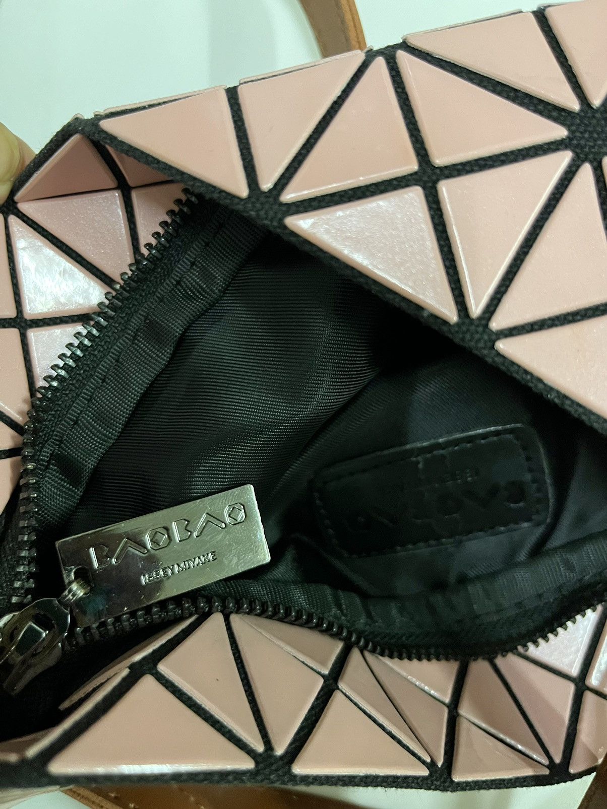 Issey Miyake BAO BAO ISSEY MIYAKE PINK GEOMETRIC JAPANESE BRAND SLING BAG Size ONE SIZE - 5 Thumbnail