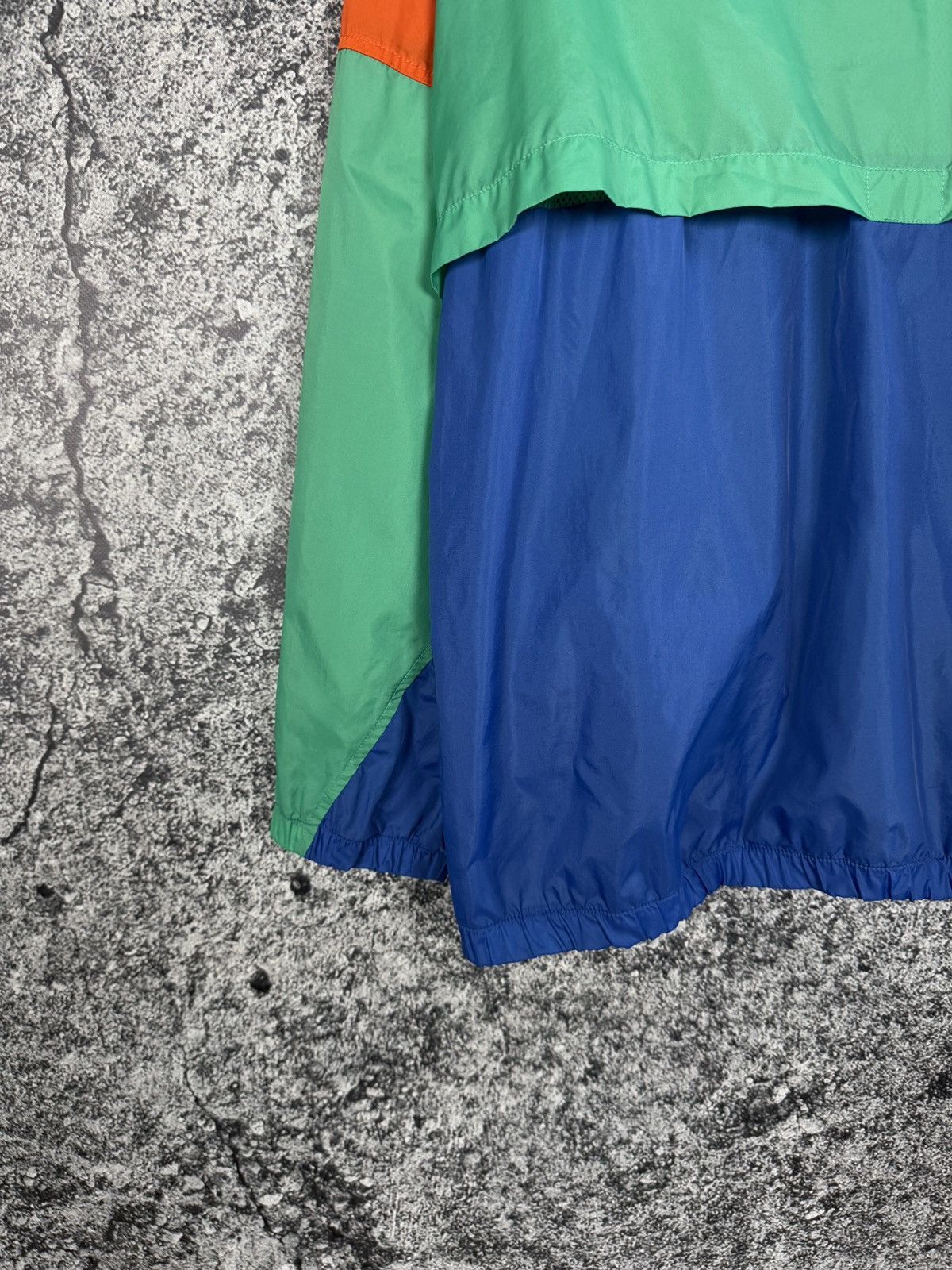 Nike Vintage 90s Nike Nylon Jacket Windbreaker Retro Size L Size US L / EU 52-54 / 3 - 12 Thumbnail