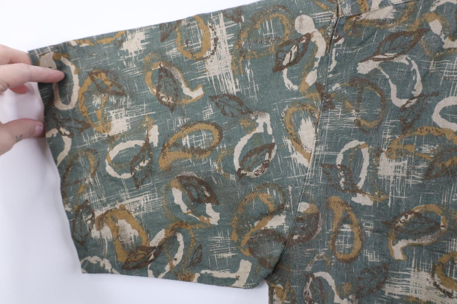 Vintage Vintage 90s Streetwear Baggy Abstract Paisley Button Shirt Size US M / EU 48-50 / 2 - 4 Thumbnail