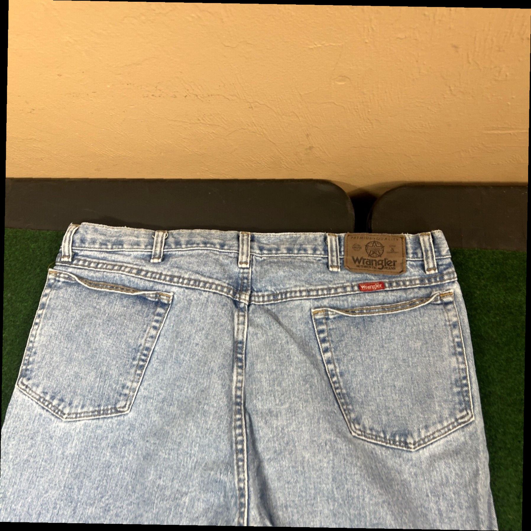 Wrangler Wrangler Mens Jeans 40X32 Blue Premium Quality Straight Relaxed Fit Size US 40 / EU 56 - 2 Thumbnail