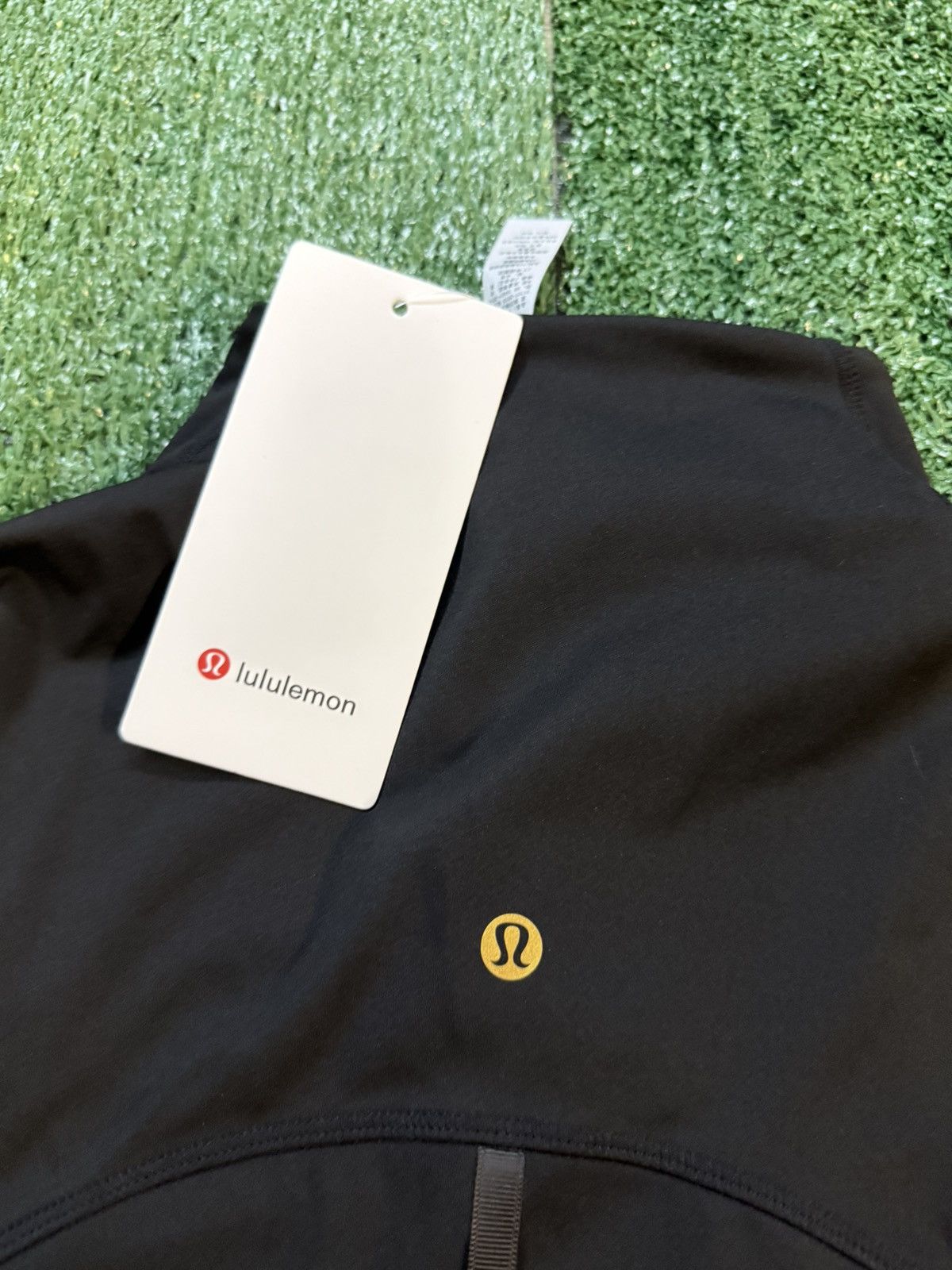 Lululemon Black with gold ripper lululemon Size S / US 4 / IT 40 - 5 Thumbnail