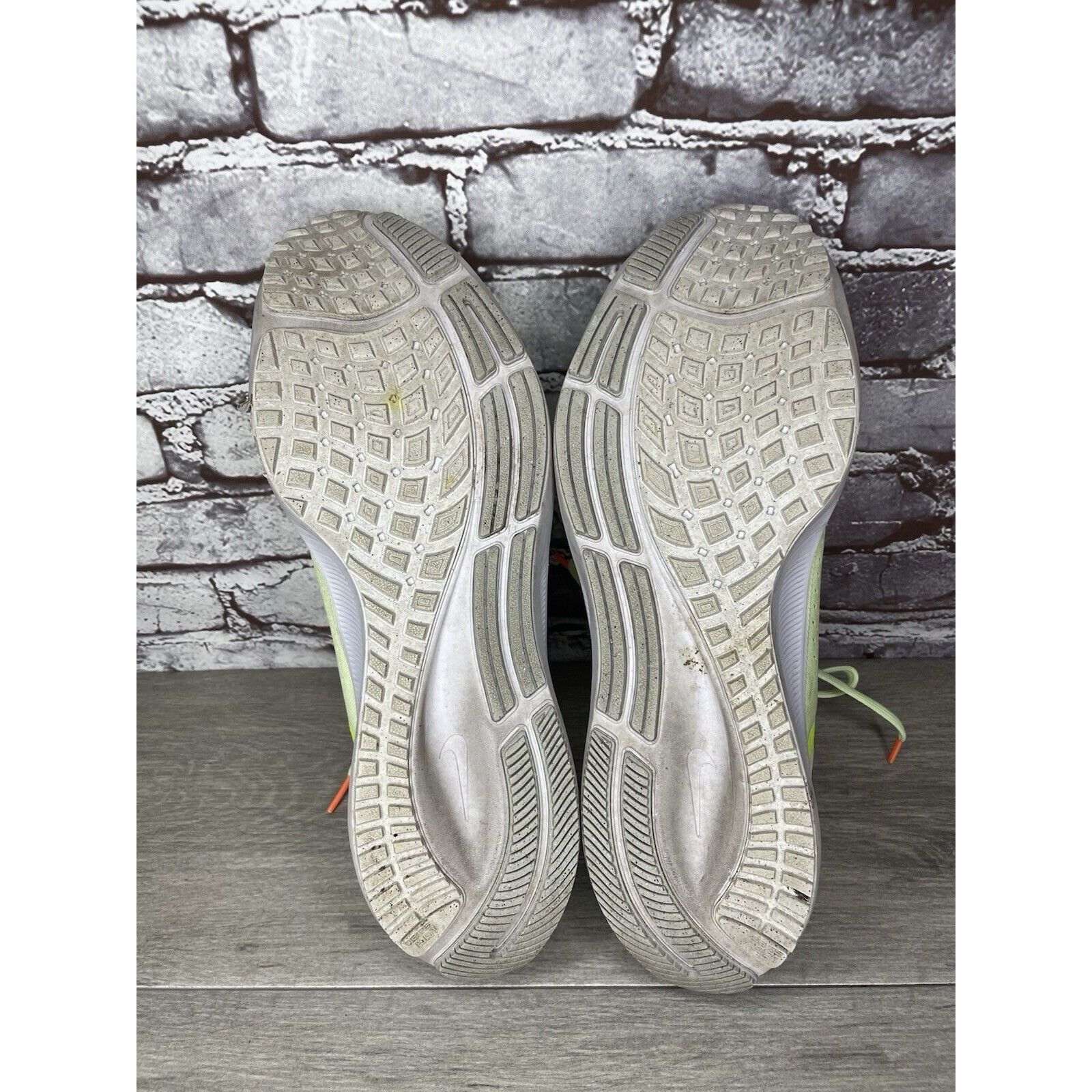 Nike Nike Air Zoom Pegasus 38 Barely Volt Running Shoes Men 11.5M Size US 11.5 / EU 44-45 - 8 Thumbnail