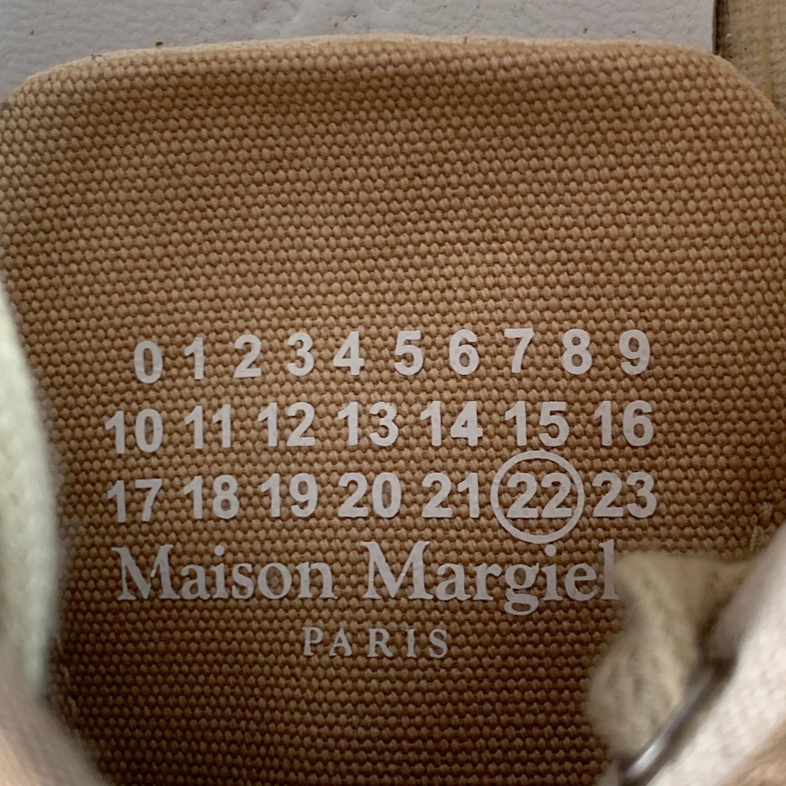 Maison Margiela MAISON MARGIELA Size 7 Beige White Canvas Low Top Sneakers Size US 7 / EU 40 - 7 Thumbnail