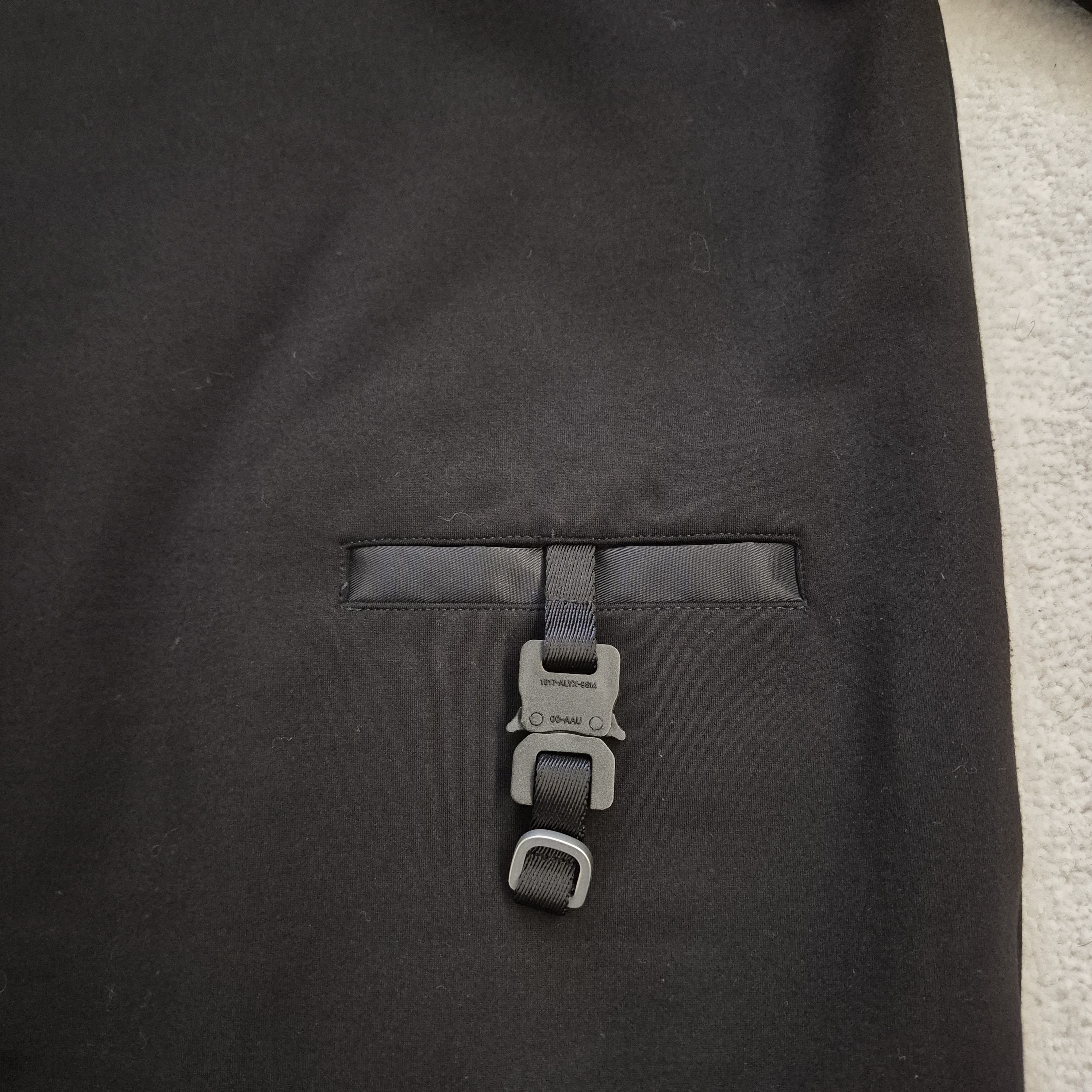 1017 ALYX 9SM Alyx Studios Buckle Sweatshirt Small Black Size US S / EU 44-46 / 1 - 2 Thumbnail