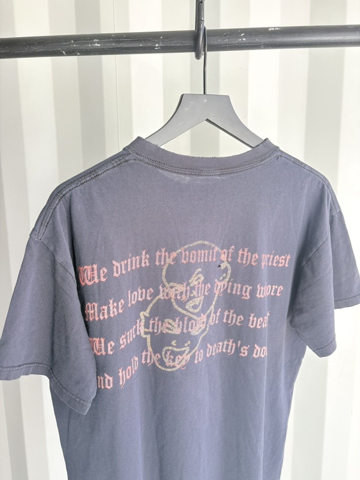 Band Tees Vintage Venom Black Metal Shirt Faded Distressed GRUNGE Size US XL / EU 56 / 4 - 6 Thumbnail