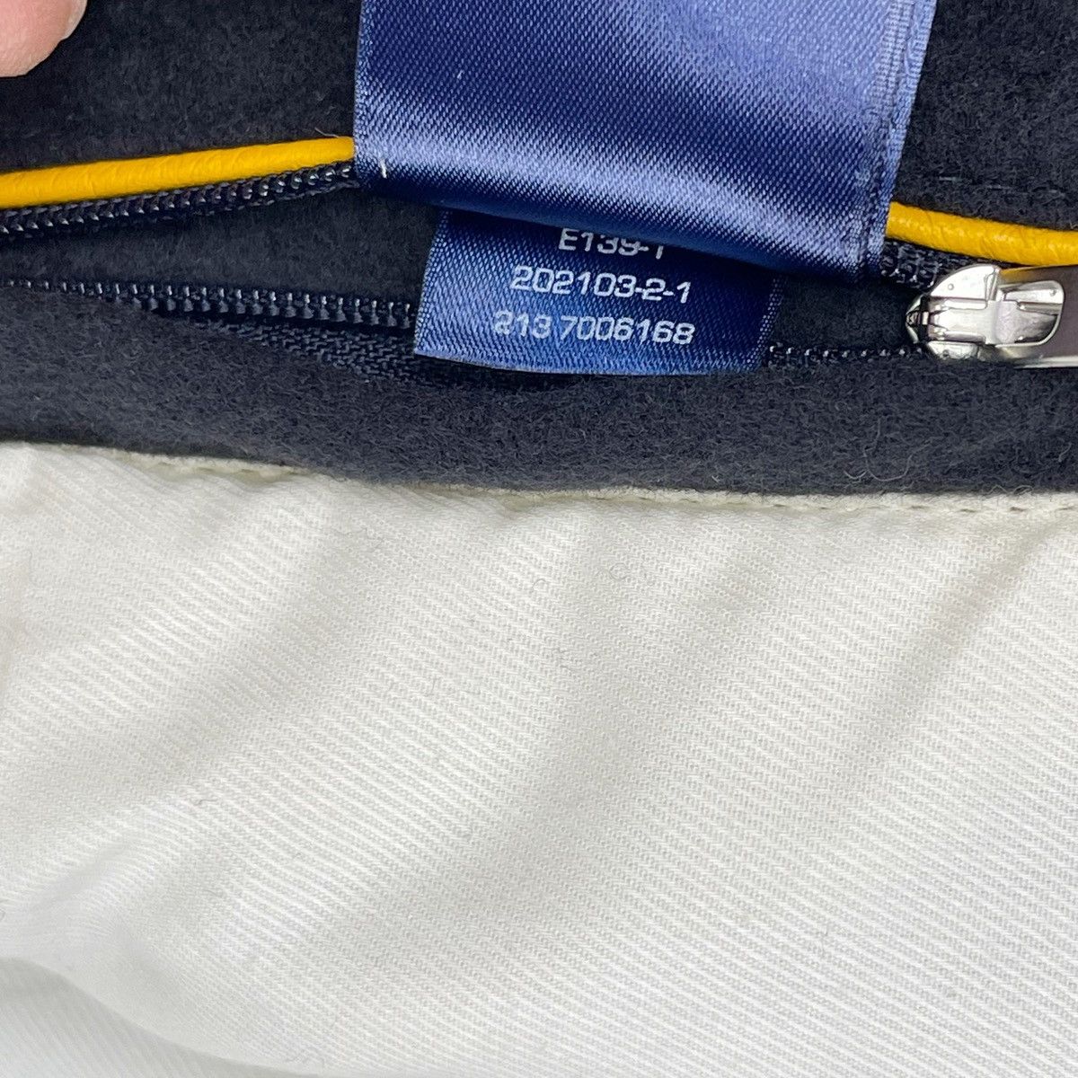 Gant Gant Badge Varsity Size US L / EU 52-54 / 3 - 16 Thumbnail