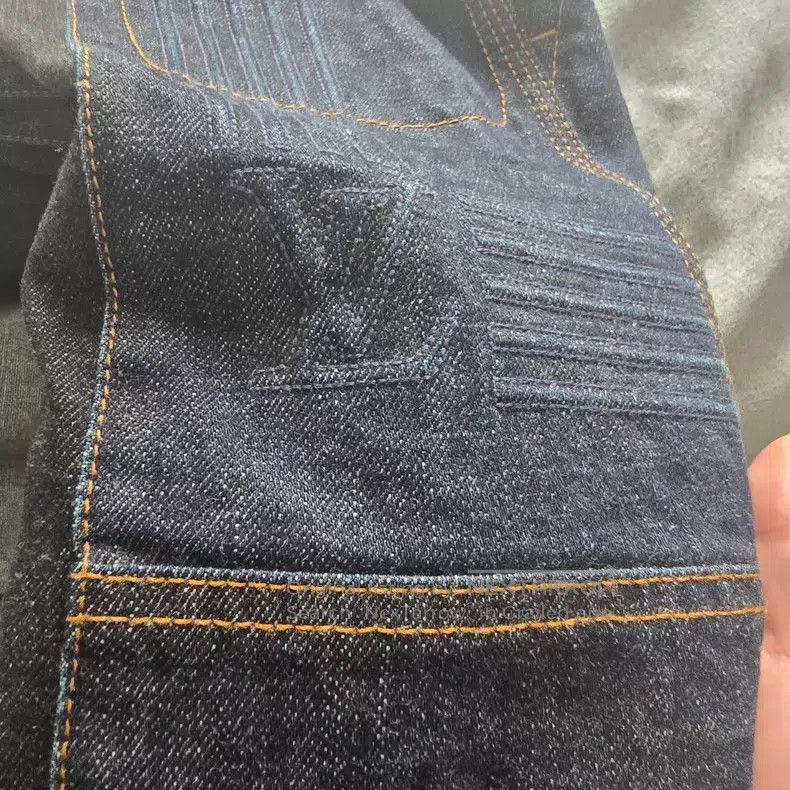 Louis Vuitton Louis Vuitton Bow Tie Jeans Size US 32 / EU 48 - 7 Thumbnail