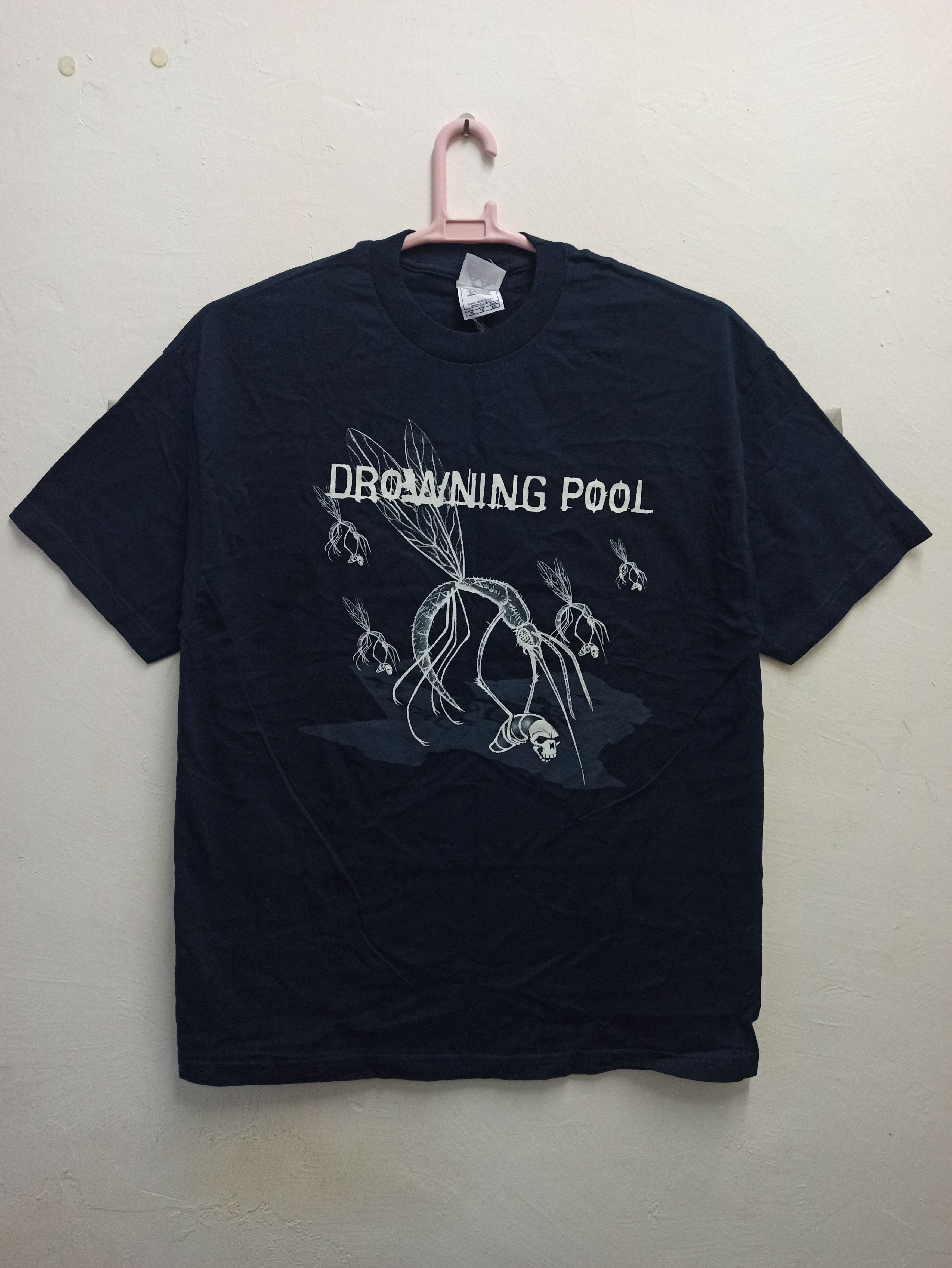 Band Tees Drowning Pool Mosquito T-Shirt Size US XL / EU 56 / 4 - 1 Thumbnail