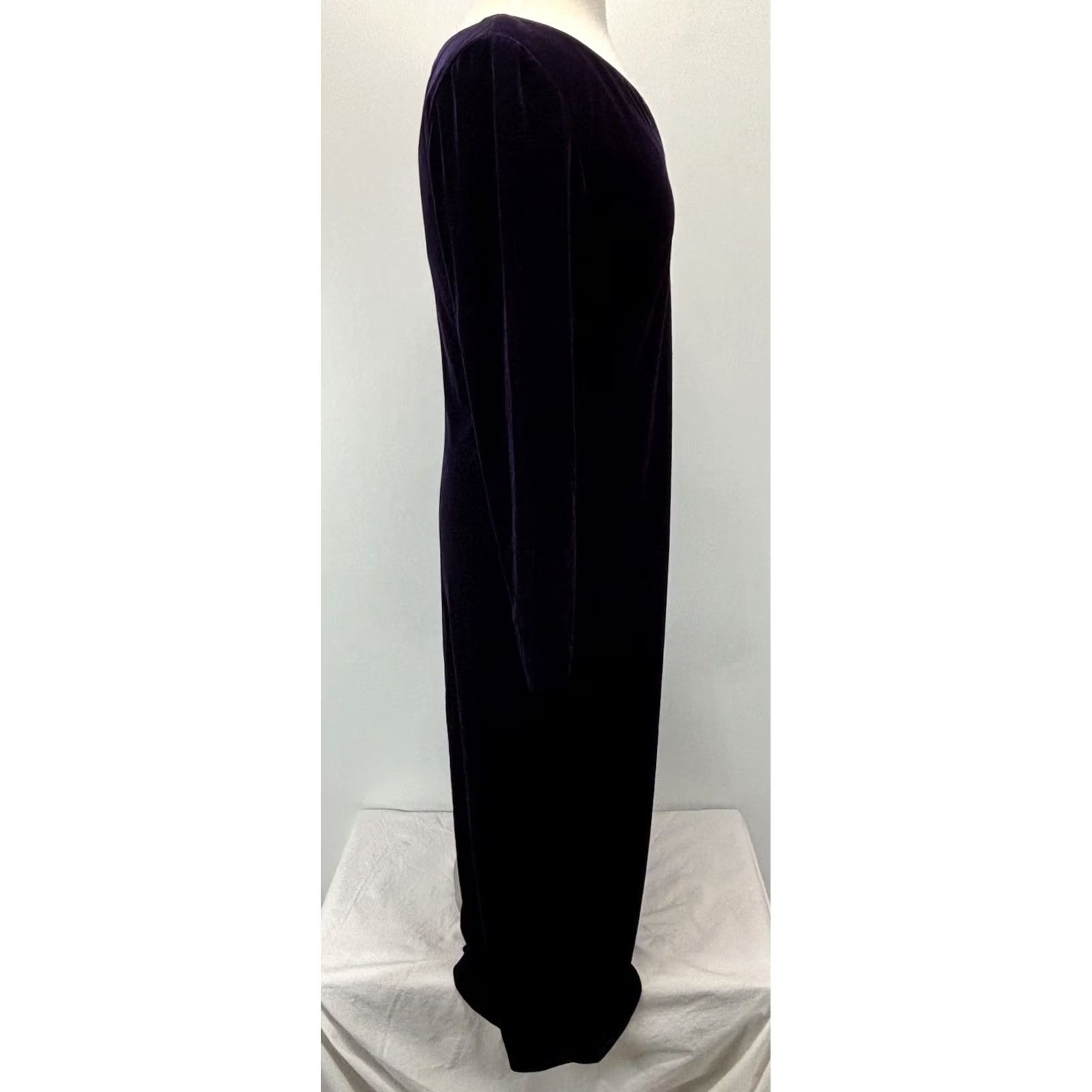 Vintage VINTAGE Dana Buchman Velvet Maxi Dress Sz 8 Deep Purple Witchy Fairy Whimsigoth Y2K Dress Womens Velvet Maxi Long Sleeve Asymmetric Purple 8 Womens Size M / US 6-8 / IT 42-44 - 4 Thumbnail