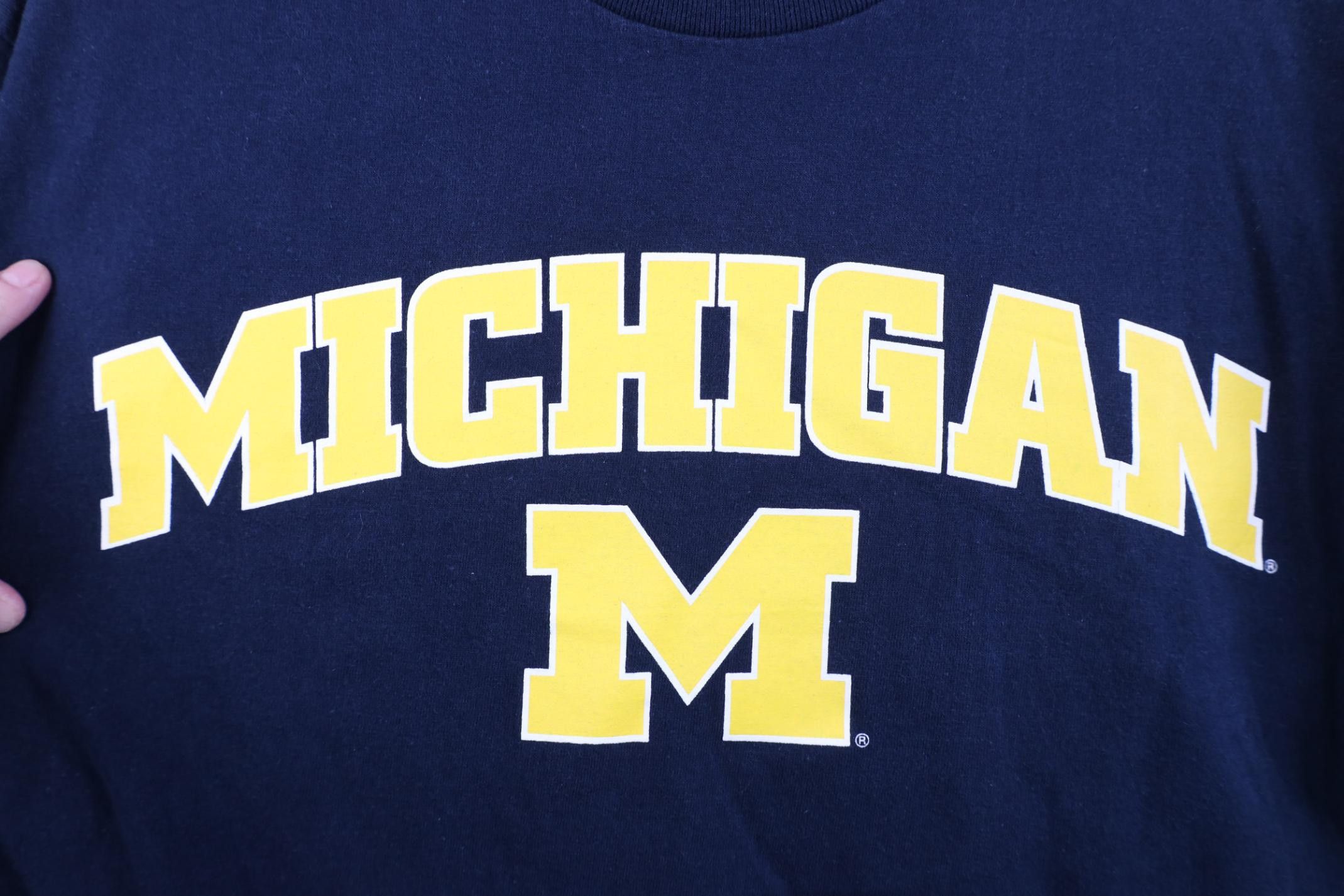Vintage Vintage 90s Y2K University of Michigan Short Sleeve T-Shirt Size US L / EU 52-54 / 3 - 4 Thumbnail