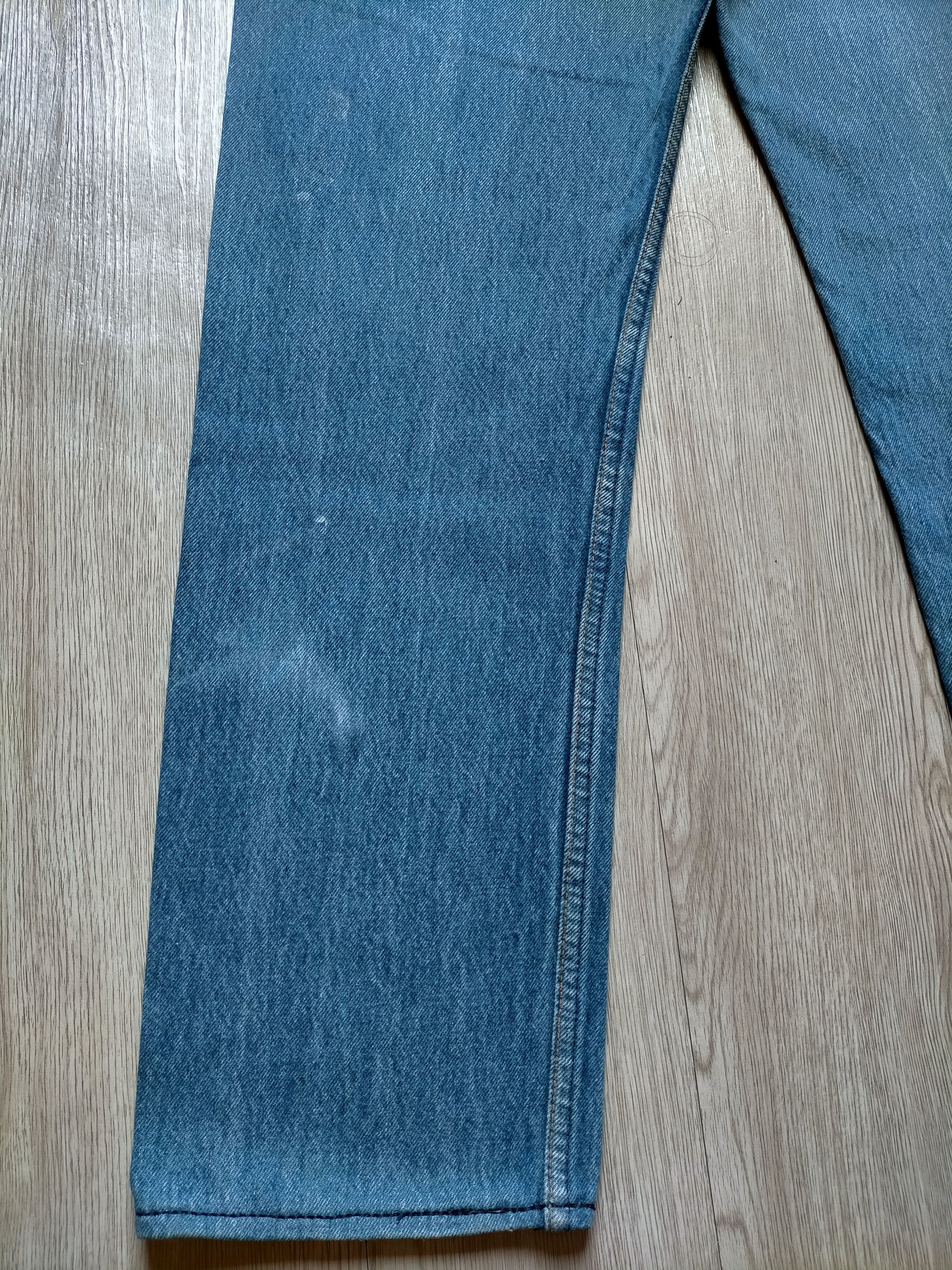 Levi's Vintage Clothing Vintage Levis 501 button Fly Blue Jeans Size US 31 - 15 Thumbnail