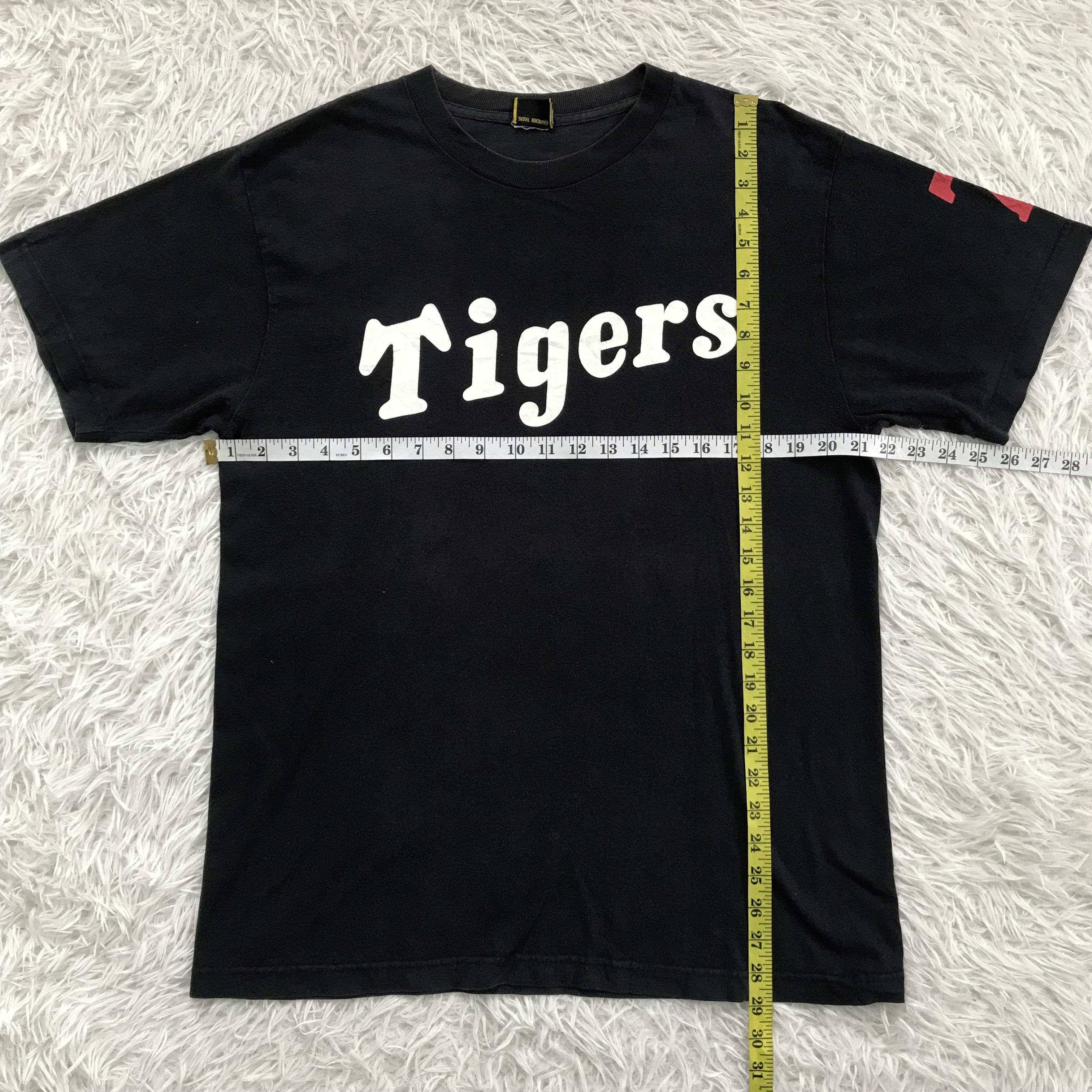 Japanese Brand Hanshin Tigers tshirt Size US S / EU 44-46 / 1 - 2 Thumbnail