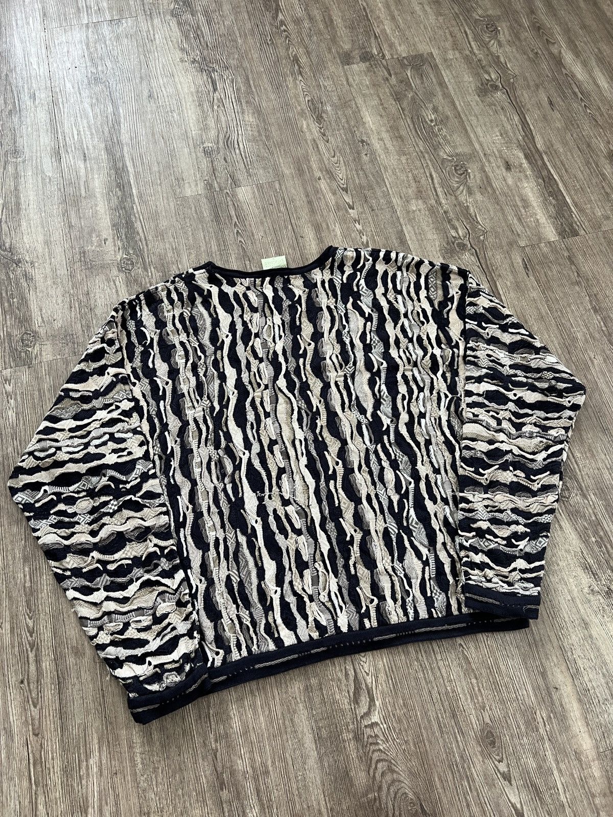 Coogi Vintage COOGI Australia Pure Silk 3D Knit Sweater Biggie Size US L / EU 52-54 / 3 - 9 Thumbnail