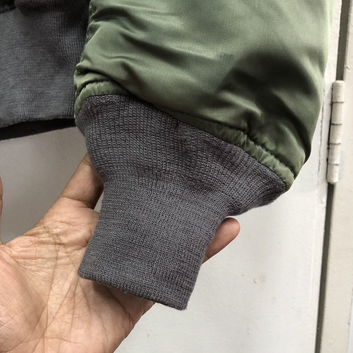 Avirex Vintage AVIREX USA 🇺🇸Sun Faded Intermediate Ma1 Bomber Jacket Size US L / EU 52-54 / 3 - 13 Thumbnail