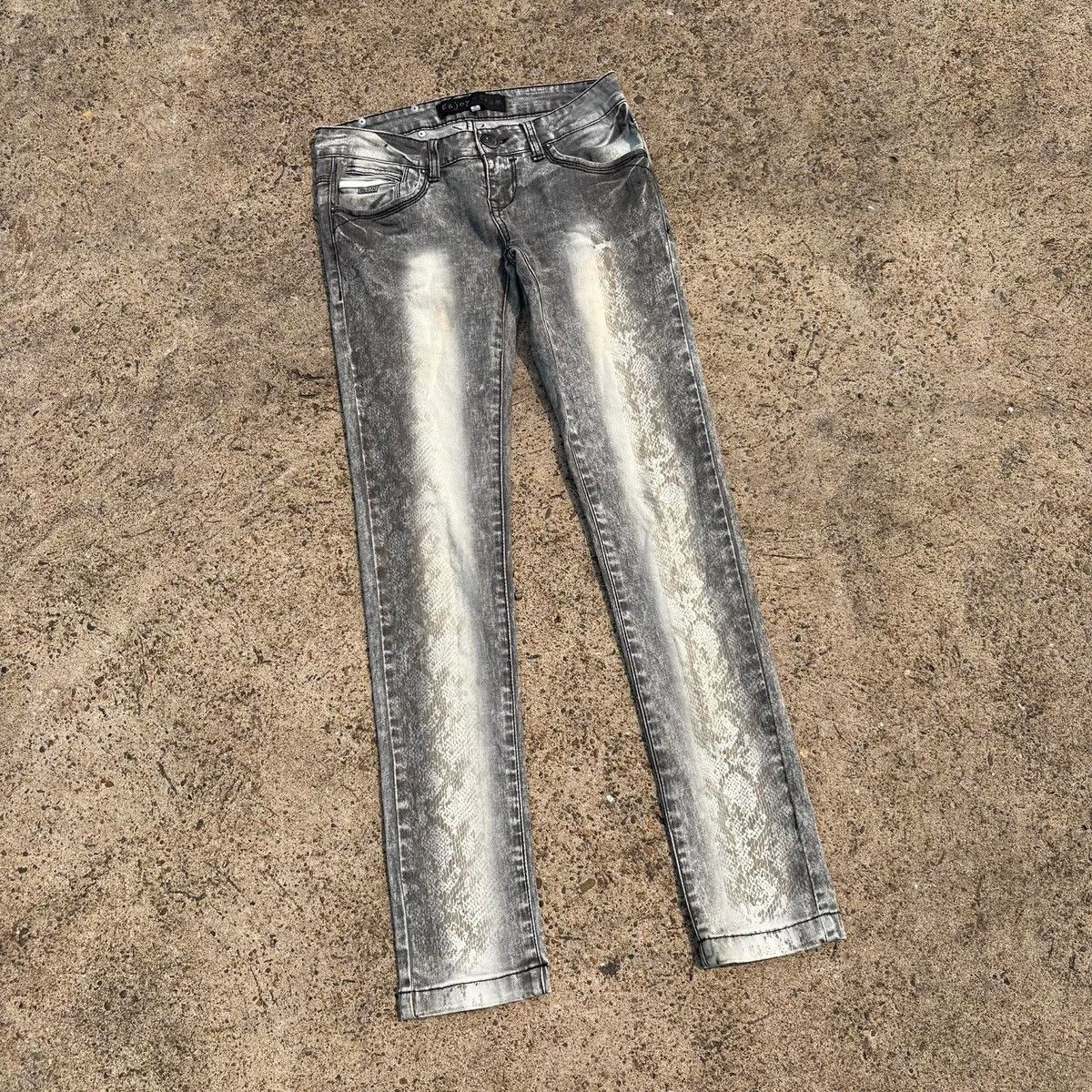 If Six Was Nine E&JOY by ETAM Snake Print Skinny Jeans Grey Wash Size US 30 / EU 46 - 8 Thumbnail