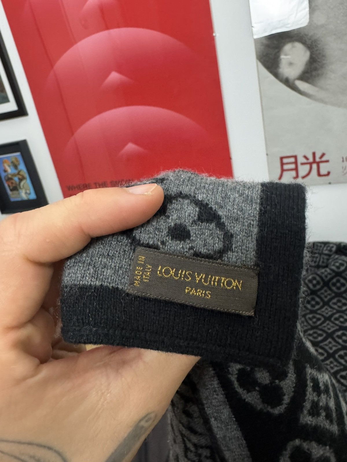 Louis Vuitton Louis Vuitton Monogram Cashmere Designer Luxury Big Scarf Size ONE SIZE - 3 Thumbnail