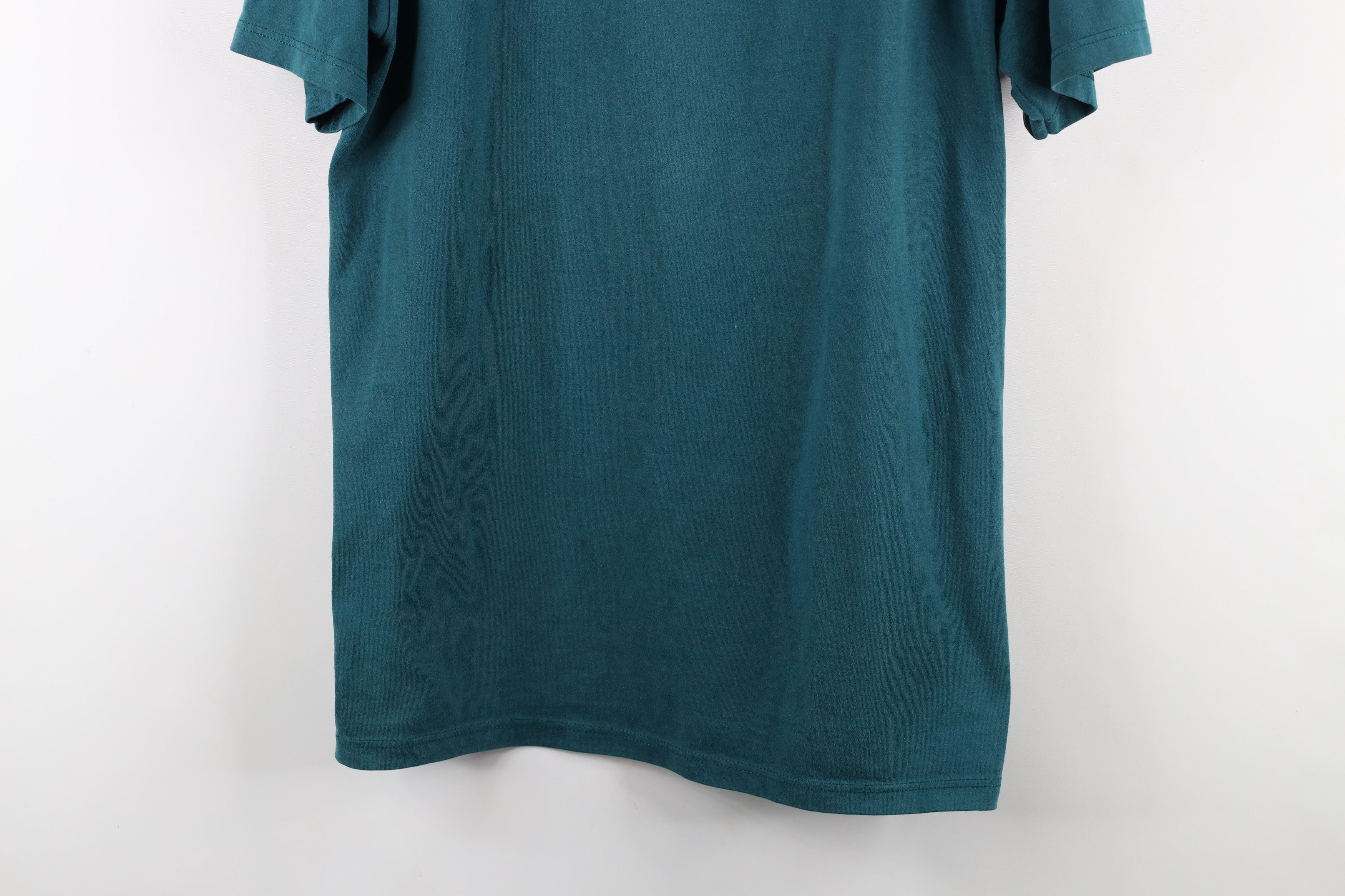 Vintage Vintage 90s Bay View Yacht Club Toledo Anchor T-Shirt USA Size US L / EU 52-54 / 3 - 3 Thumbnail