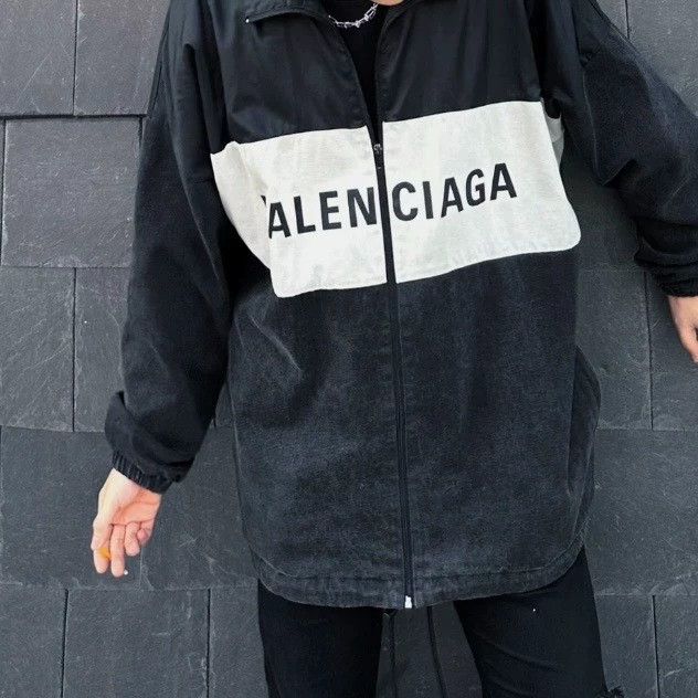 Balenciaga Balenciaga size 34 Large logo windbreaker jacket Size XL / US 12-14 / IT 48-50 - 5 Thumbnail