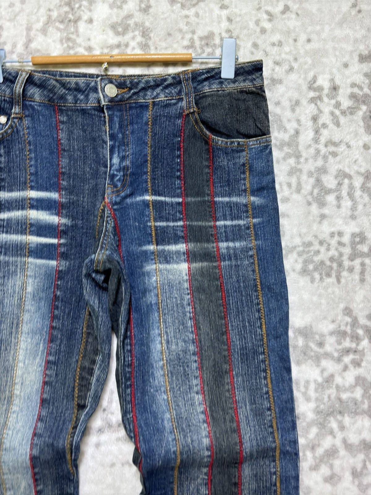 Japanese Brand Vintage No Boundaries Y2K Reconstructed Bootcut Denim Jeans Size US 28 / EU 44 - 5 Thumbnail
