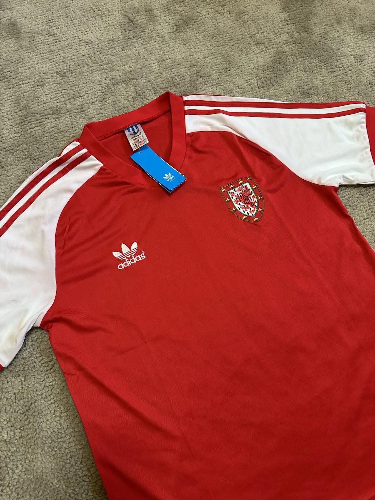 Adidas WALES JERSEY REMAKE RETRO REPLICAS FOOTBALL SHIRT 1980/84 Size US XL / EU 56 / 4 - 3 Thumbnail