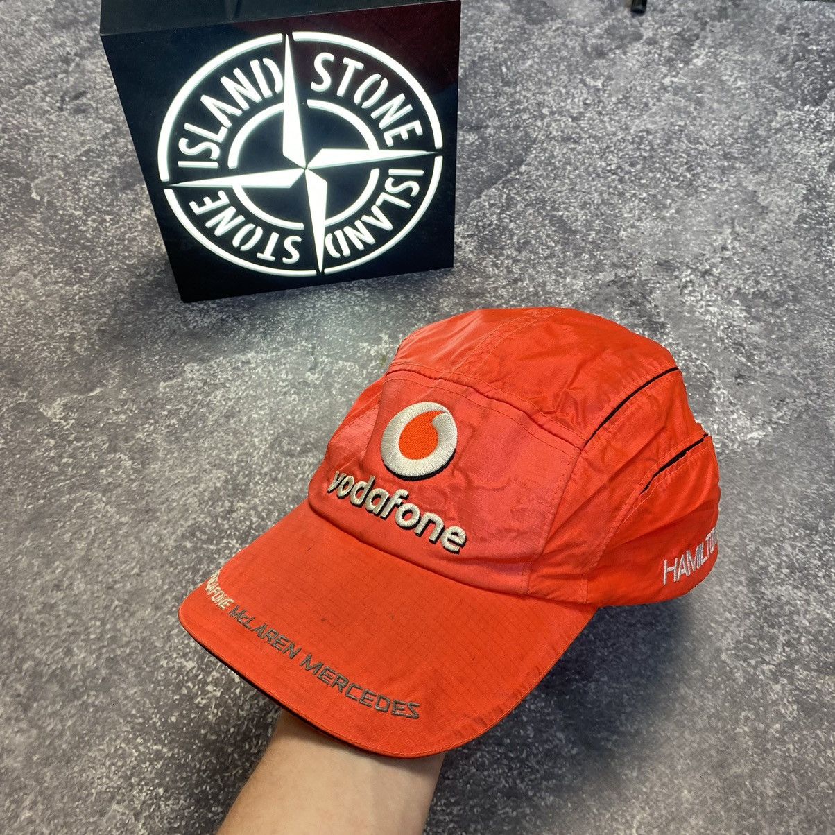 Mercedes-Benz × Vintage Vintage Mercedes McLaren Vodafone Red racing cap Size ONE SIZE - 1 Thumbnail