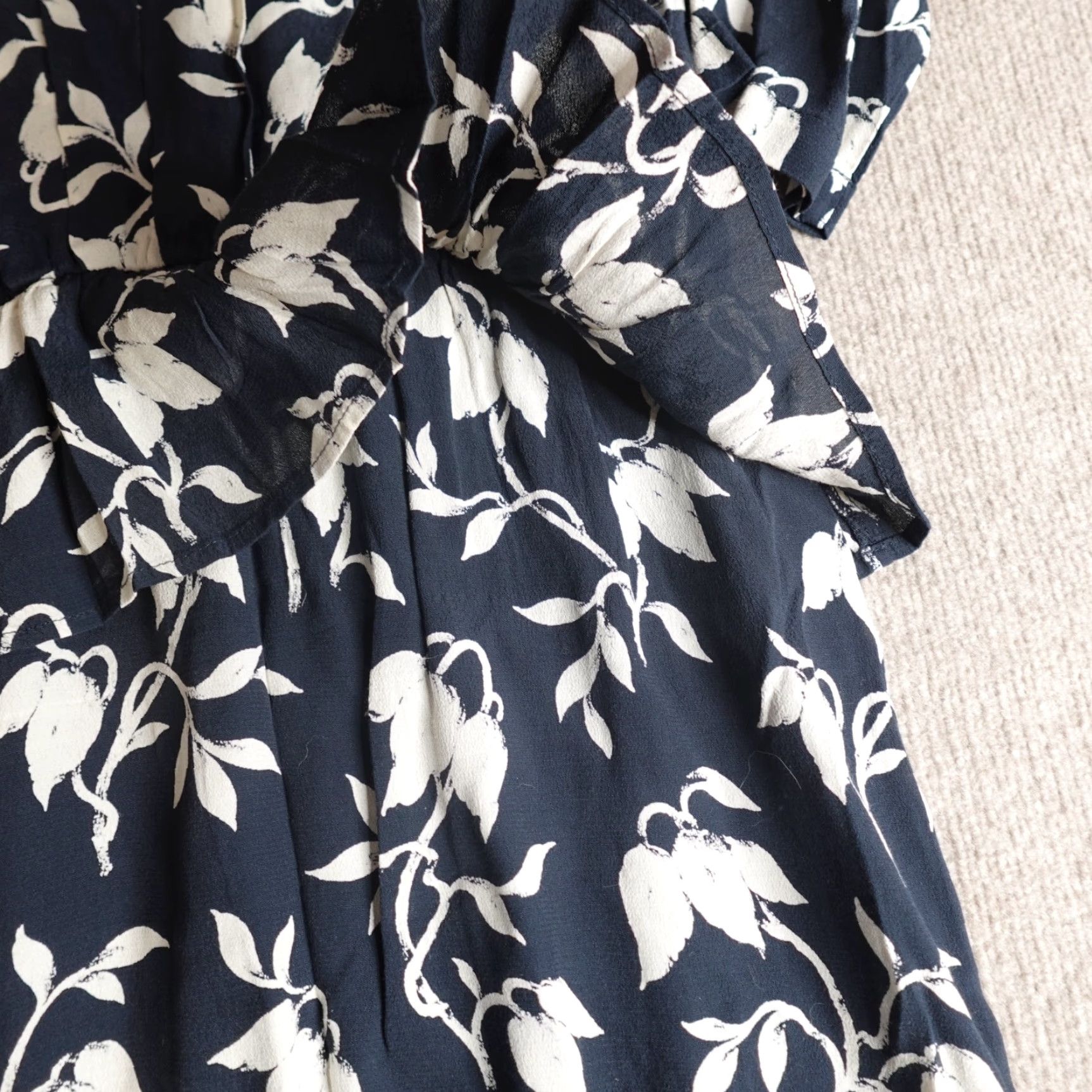 Ganni Ganni Dress Womens Midi Blue Floral Crepe L/Blue Viscose Sundress 3/4 Sleeve Pullover Regular Maxi? Size L / US 10 / IT 46 - 2 Thumbnail