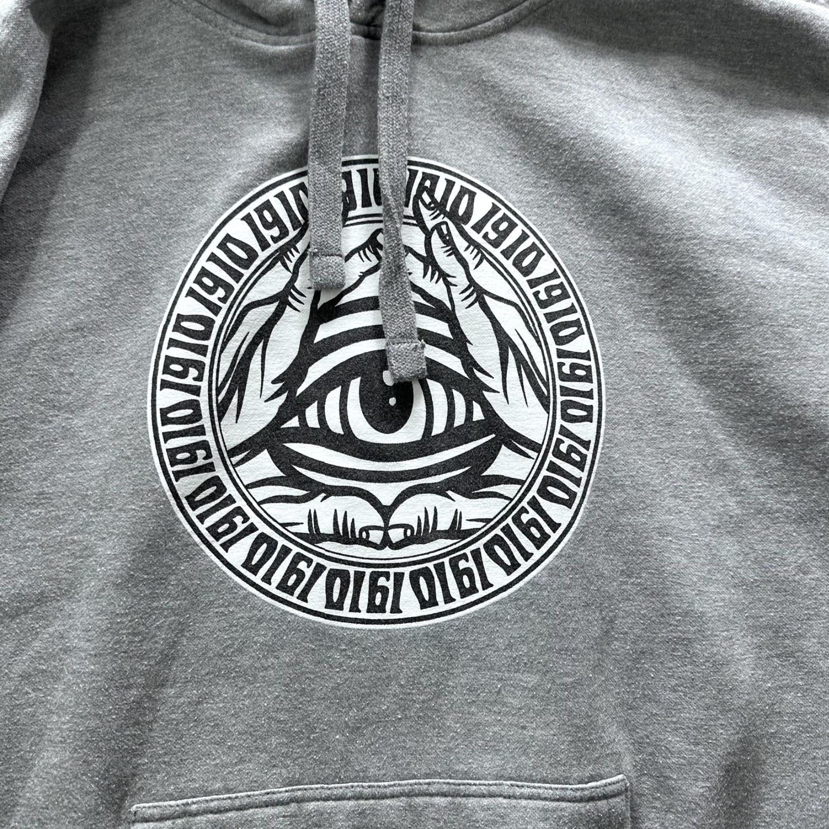 Vintage All Seeing Eye Hoodie Mens Medium Gray Binary Skate 1910 Pullover Sweatshirt Size US M / EU 48-50 / 2 - 2 Thumbnail