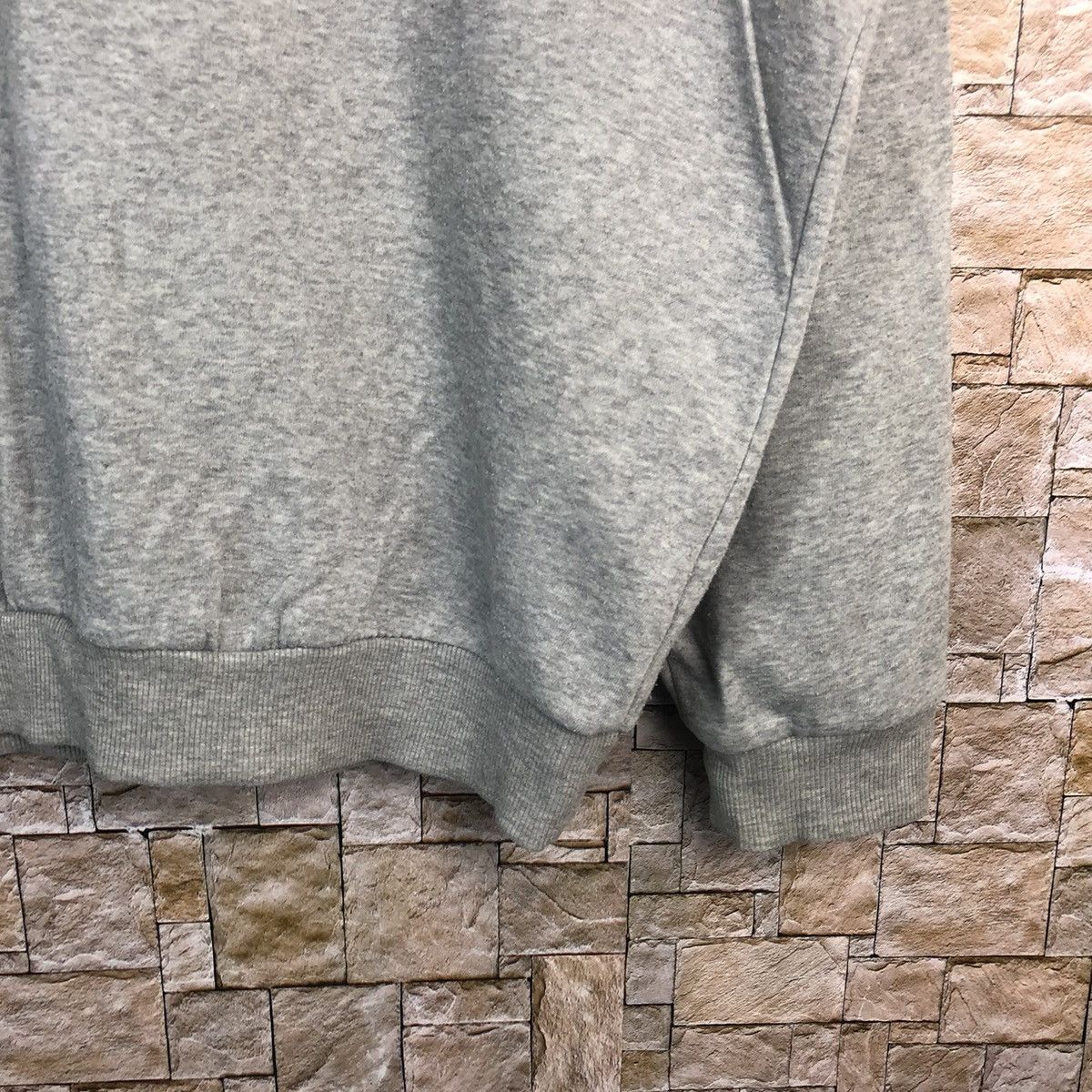 Japanese Brand × Vintage World Bear Grey vintage Sweatshirt #A171 Size US L / EU 52-54 / 3 - 8 Thumbnail