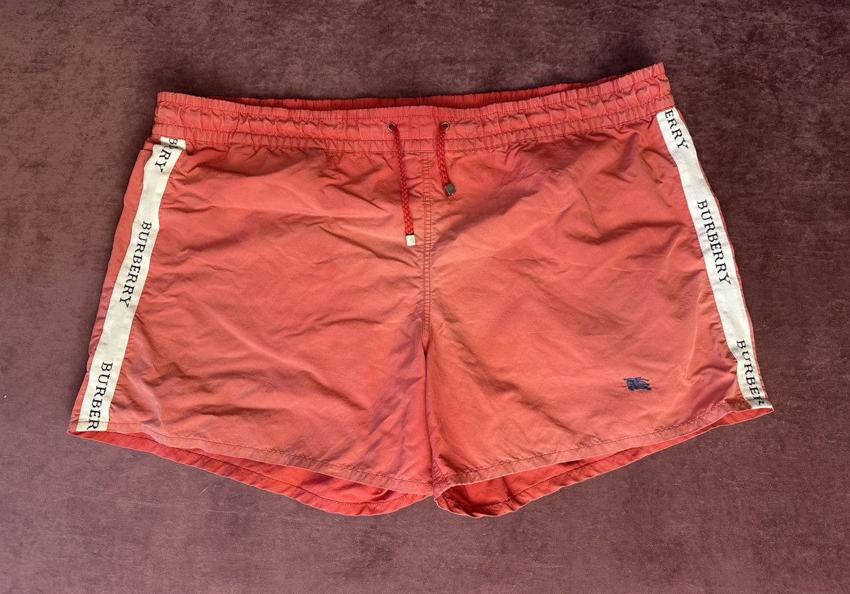 Burberry Burberry shorts size 2XL red vintage Size US 42 / EU 58 - 2 Thumbnail