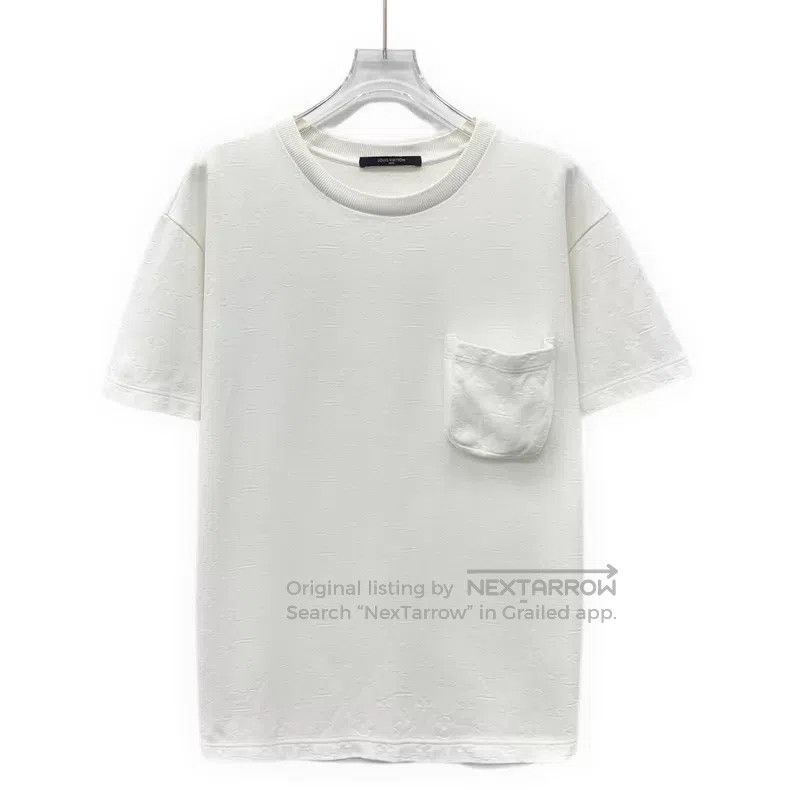 Louis Vuitton Louis Vuitton White logo full dark print cotton round neck Size US S / EU 44-46 / 1 - 1 Thumbnail
