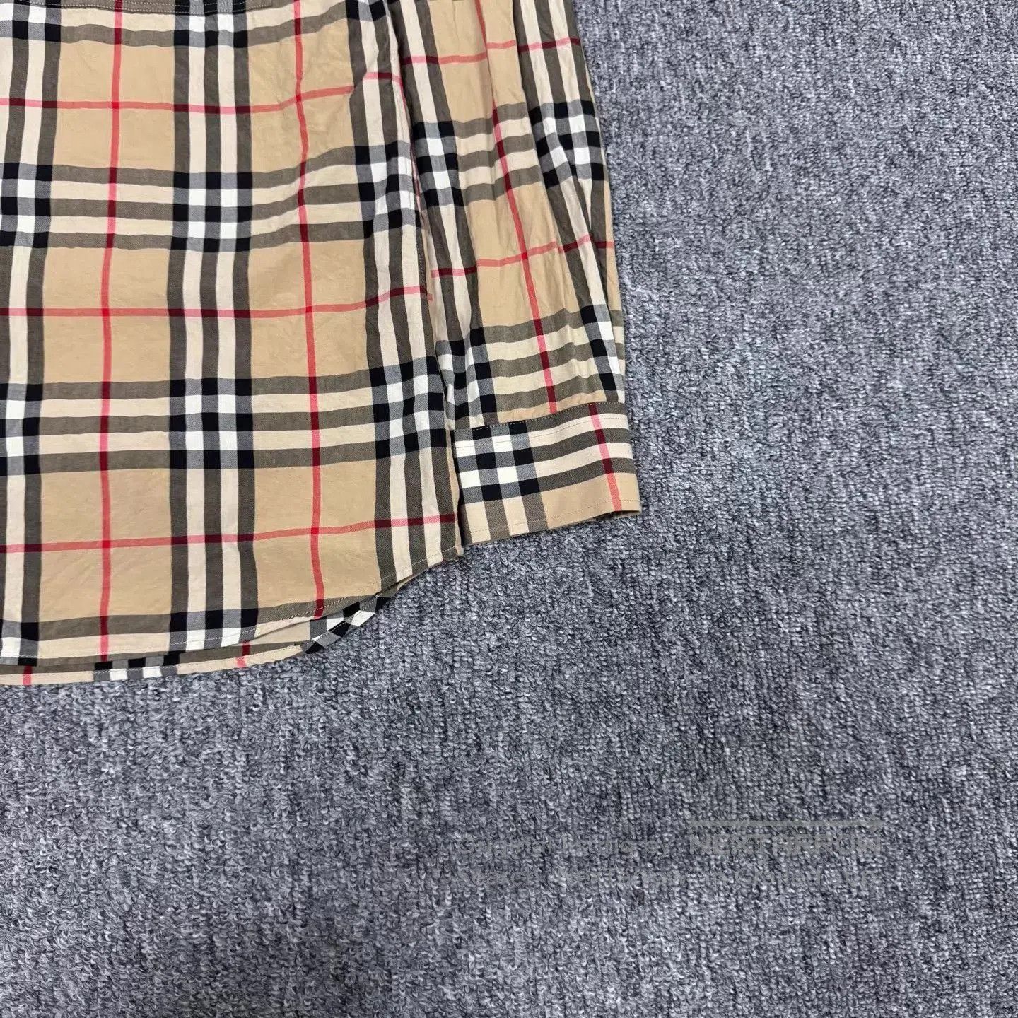 Burberry Plaid Long. Size US M / EU 48-50 / 2 - 3 Thumbnail