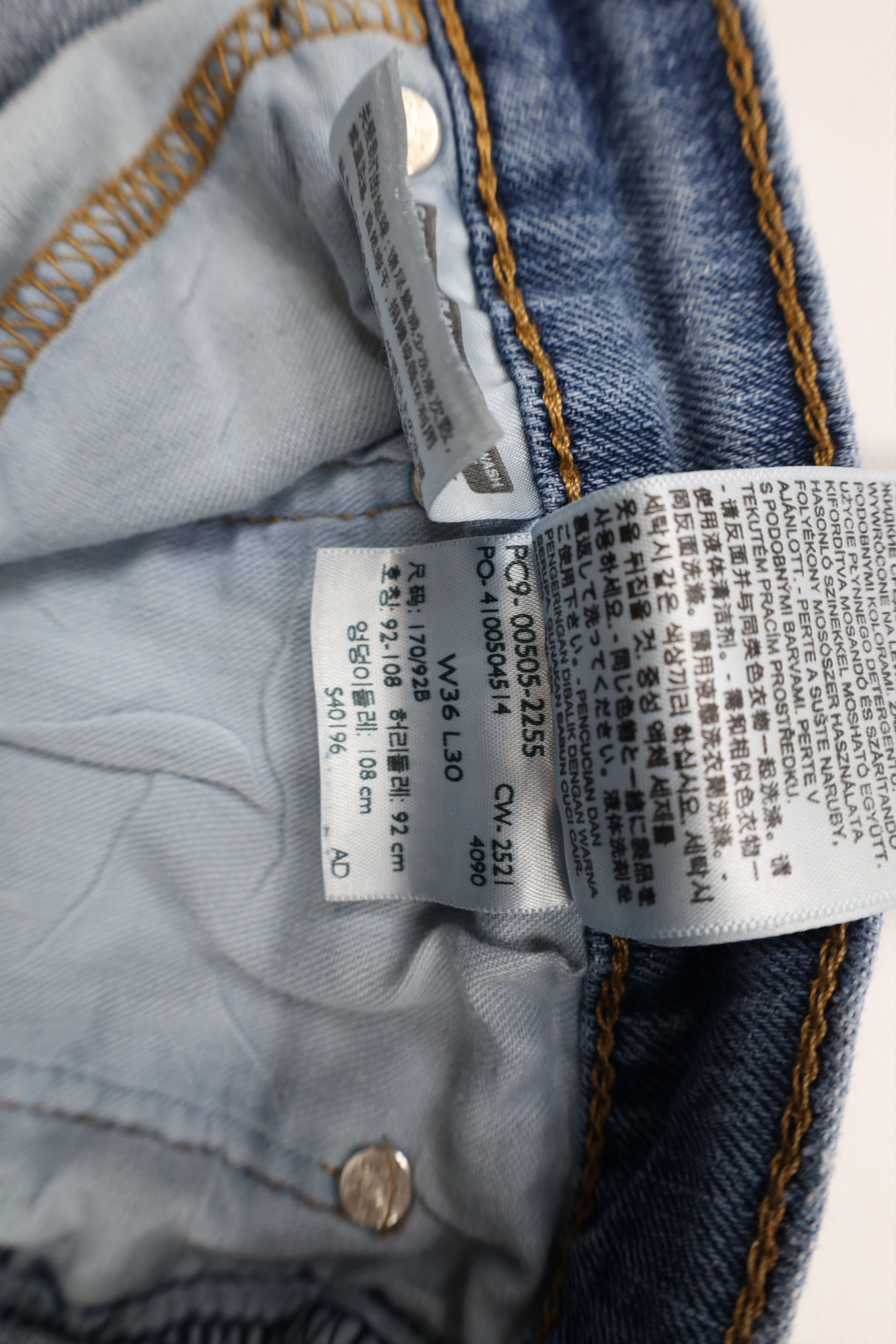 Levi's × Vintage Vintage Y2K Levis 505 Regular Fit Denim Jeans Blue Cotton Size US 36 / EU 52 - 12 Thumbnail